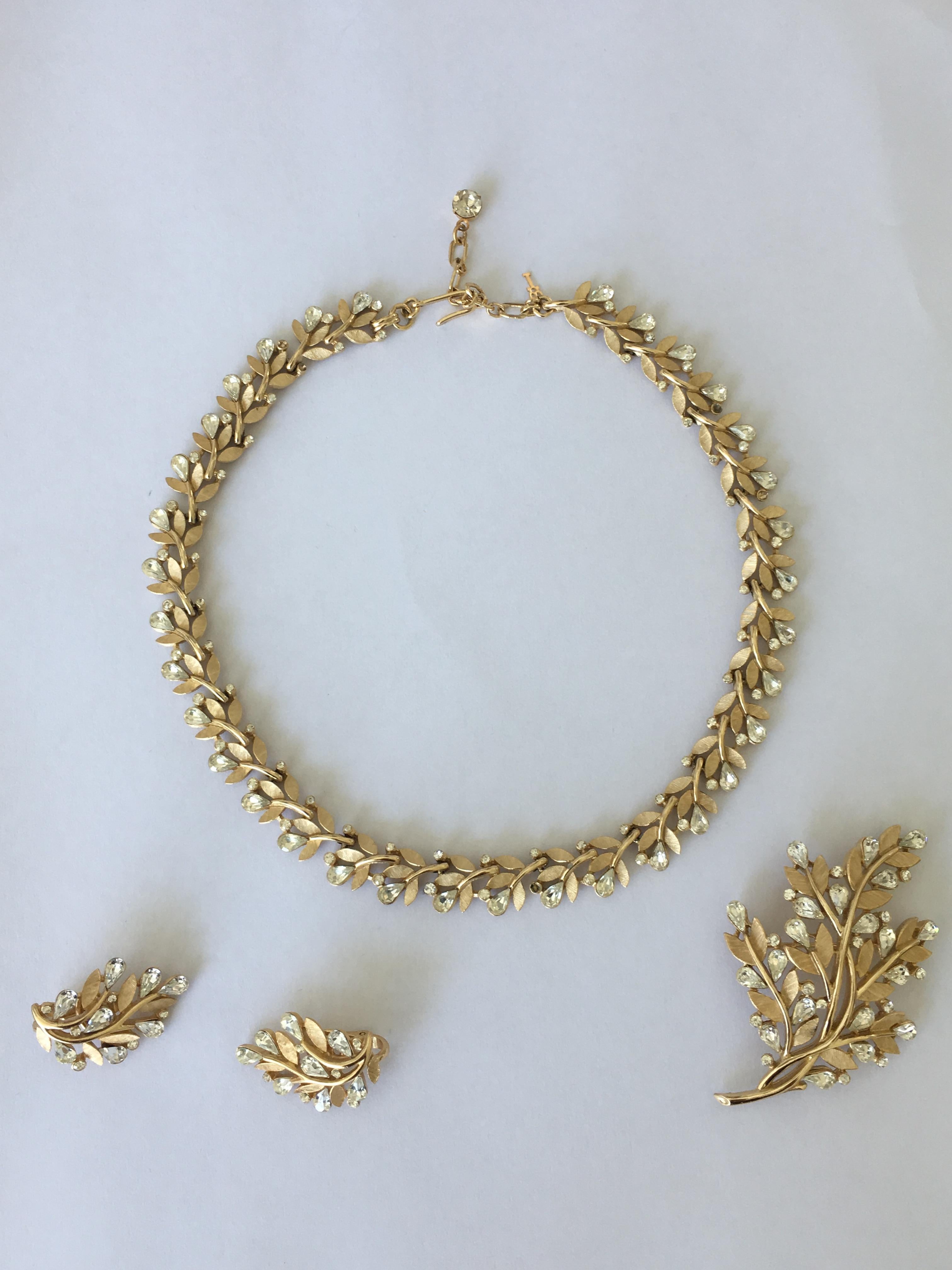 Vintage Costume Jewelry Set by Trifari, circa 1960 For Sale 1