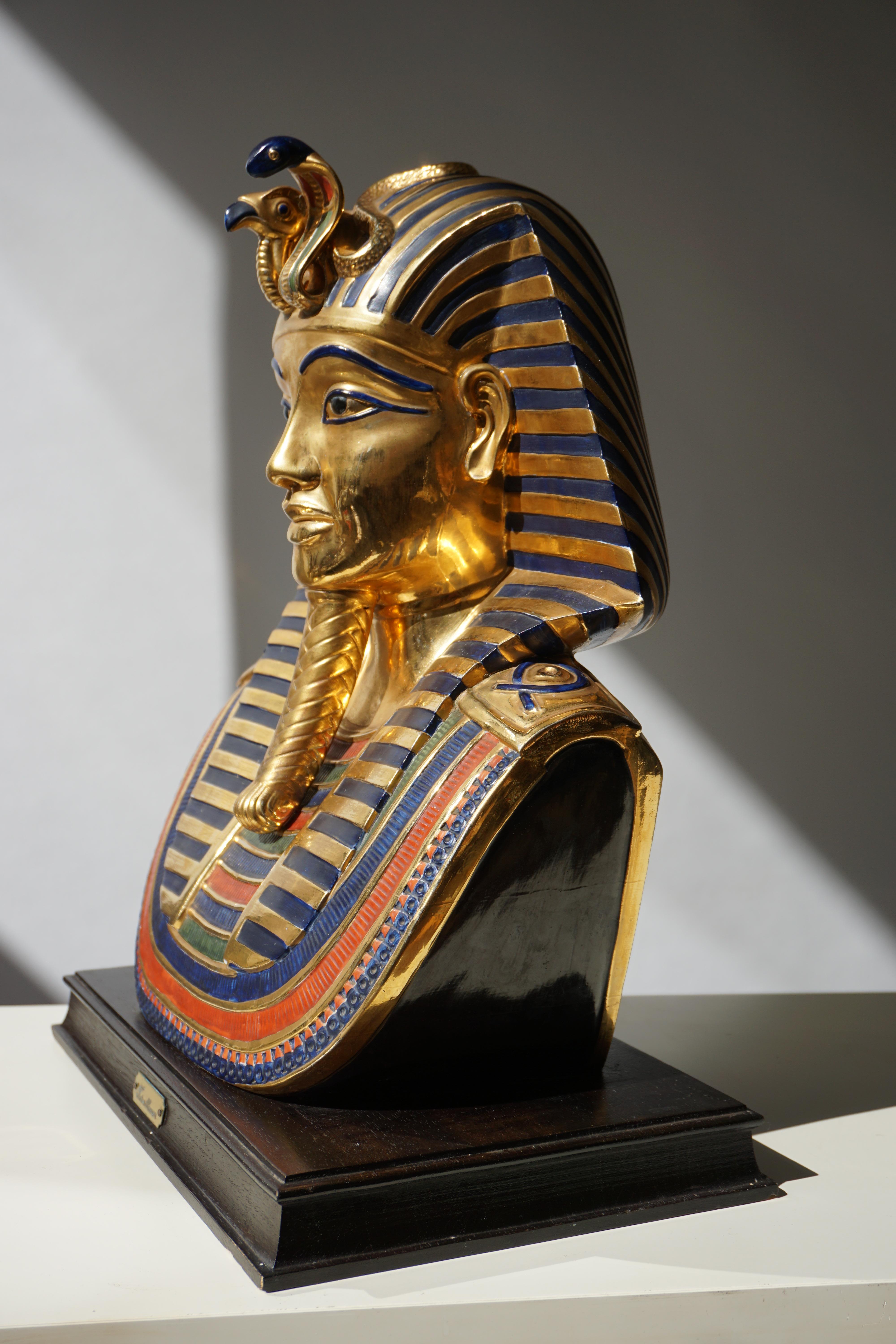 Capodimonte Pharaon Tutankhamon en porcelaine en vente 4