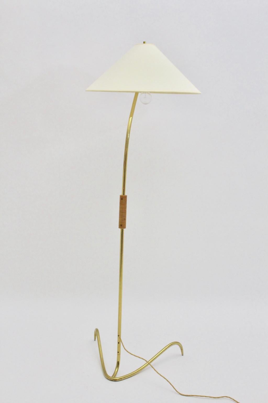 Mid-Clawfoot-Stehlampe aus Messing von Rupert Nikoll, 1950er Jahre, Wien im Angebot 7