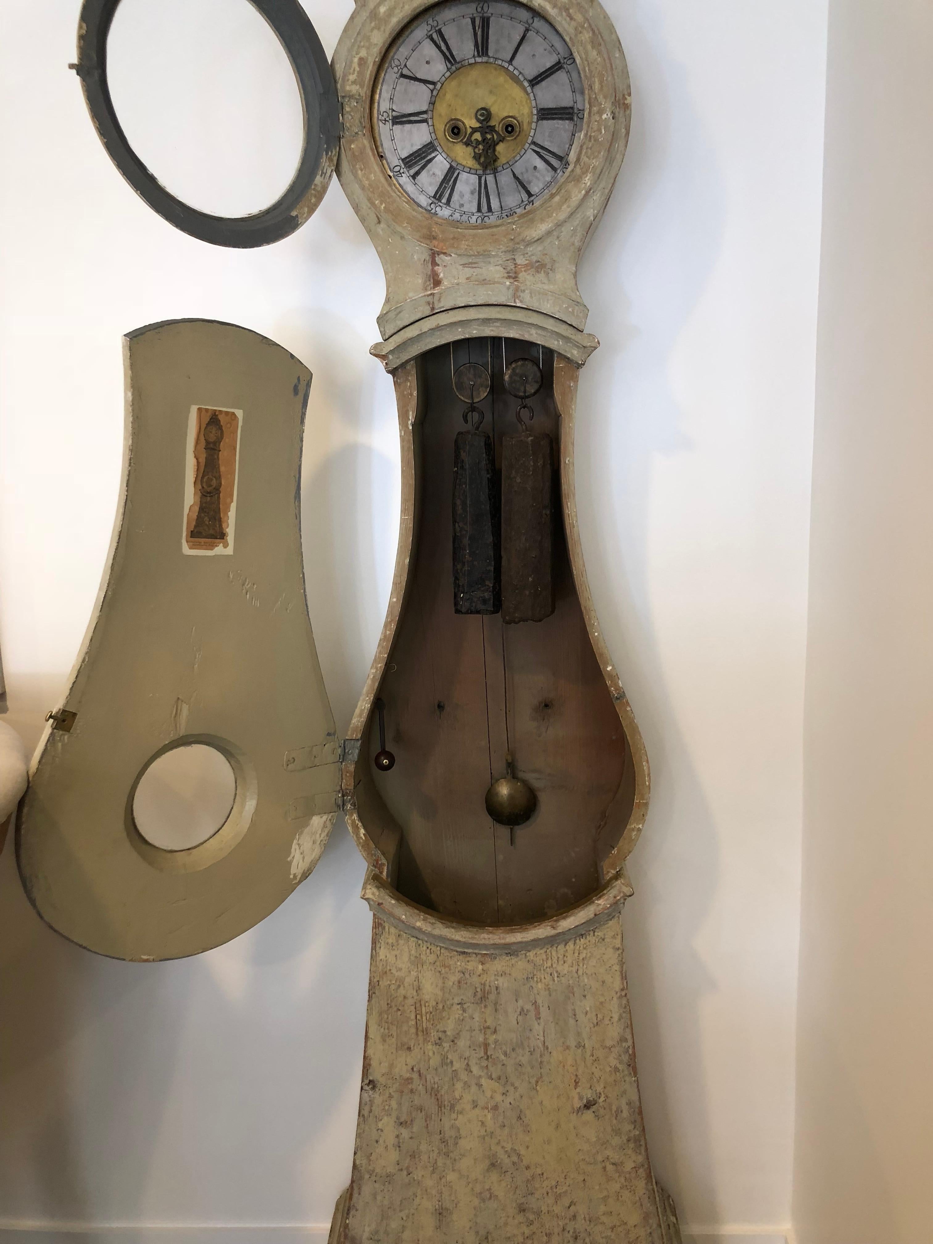 Swedish Rococo Period Long Case Clock (Europäisch) im Angebot