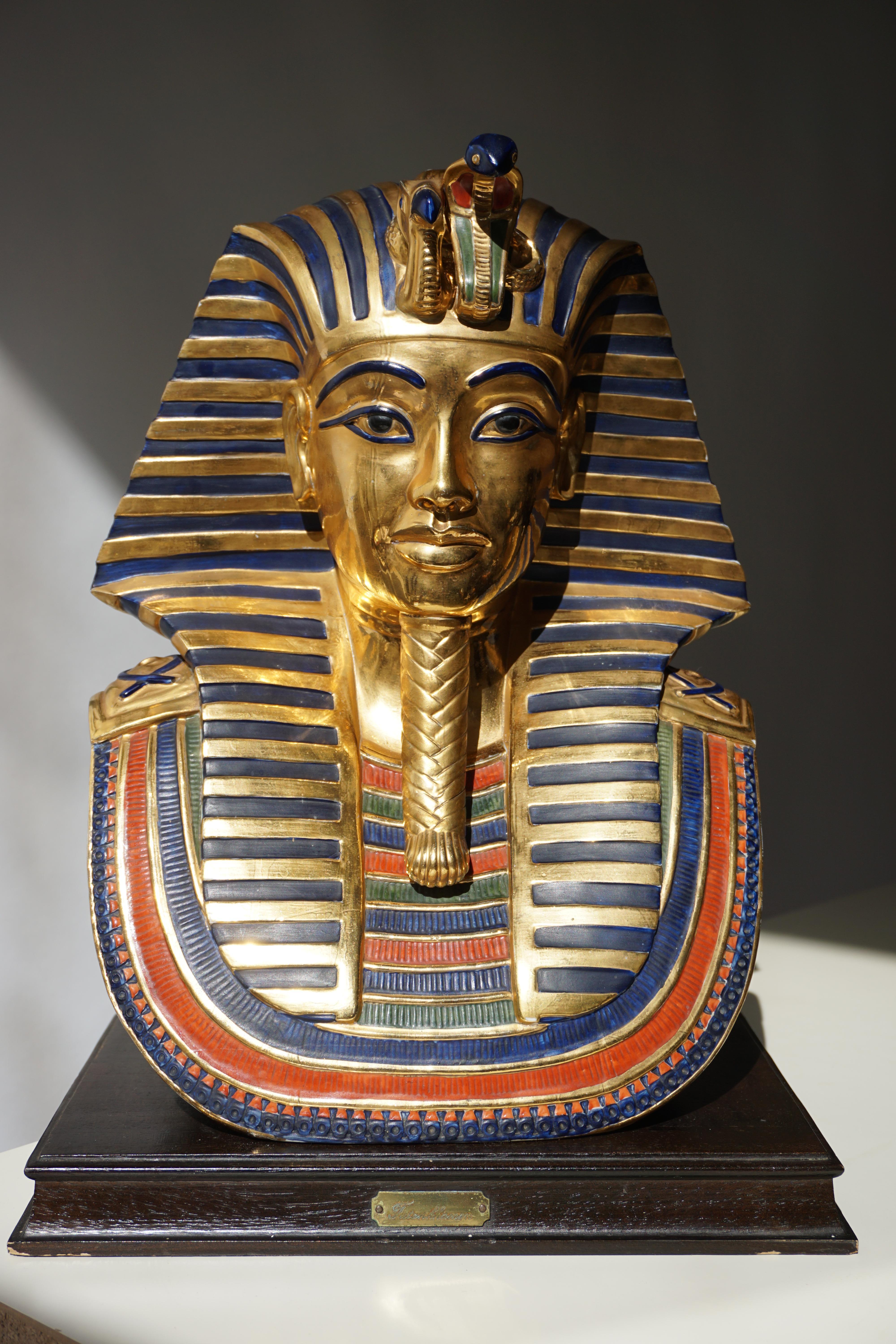 Capodimonte Pharaoh Tutankhamon aus Porzellan (Italienisch) im Angebot