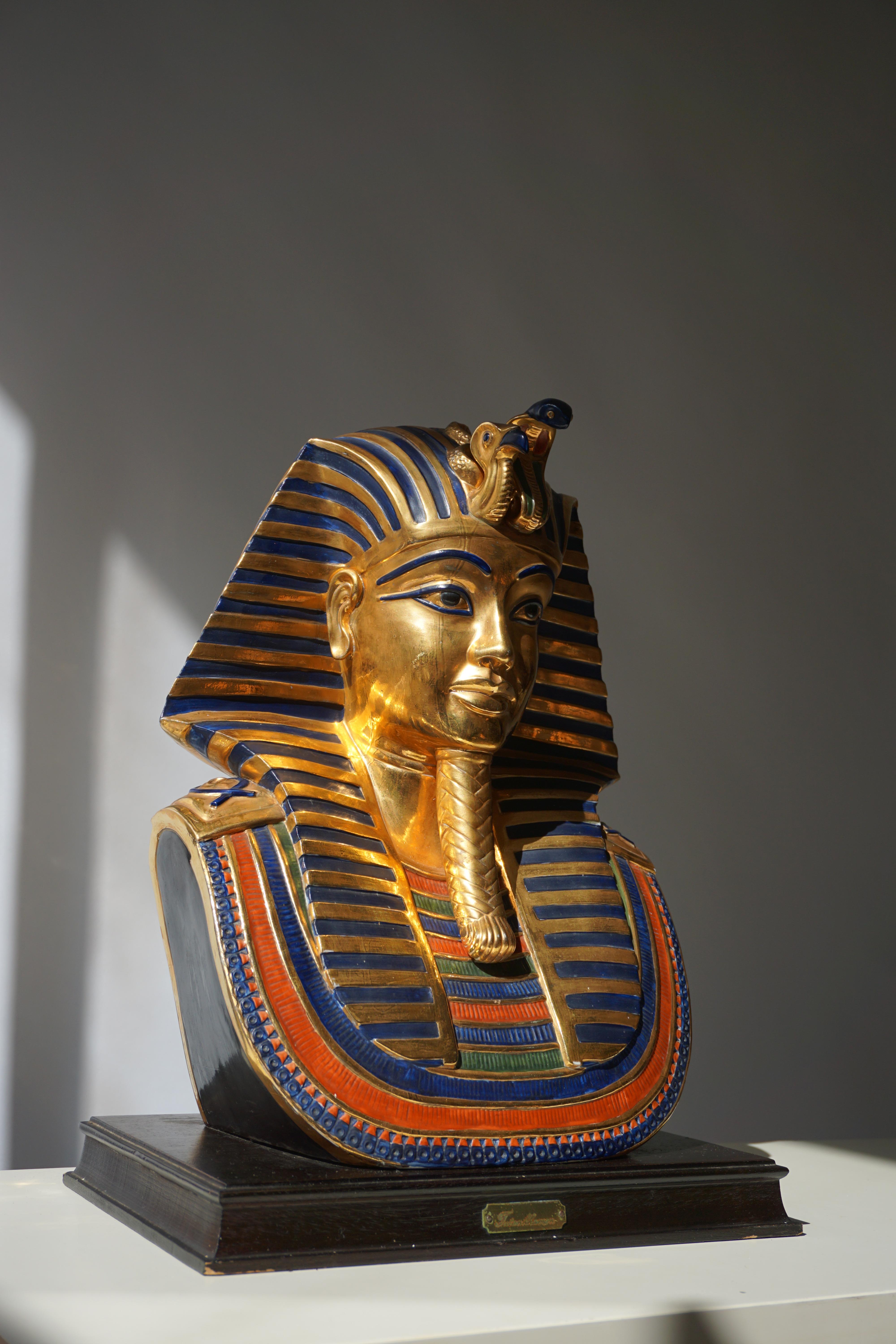 Mid-Century Modern Capodimonte Pharaoh Tutankhamon in Porcelain For Sale
