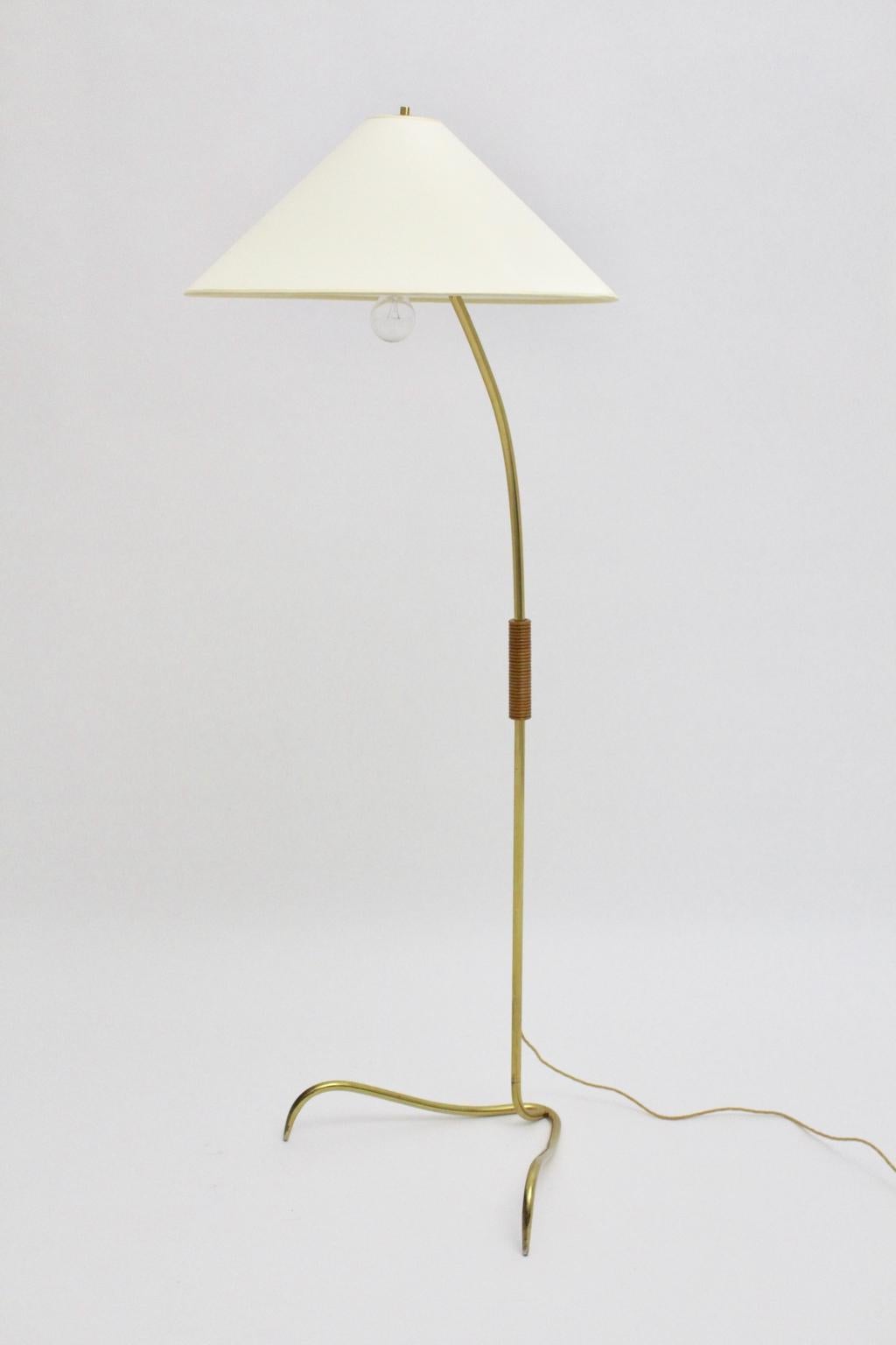 Mid Century Modern Brass Clawfoot Floor Lamp by Rupert Nikoll, 1950s, Vienna For Sale 1