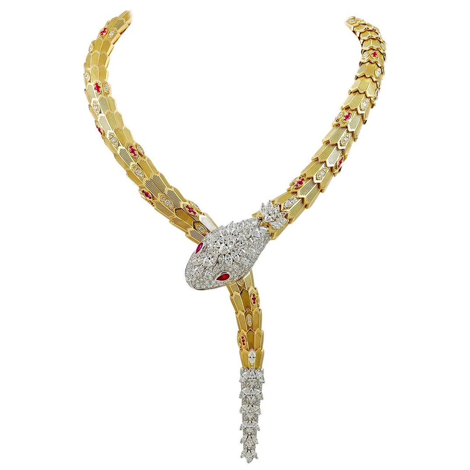 Bulgari Pavé Diamond Serpenti Necklace at 1stDibs | serpenti diamond  necklace, bulgari serpenti necklace diamond, bulgari snake necklace