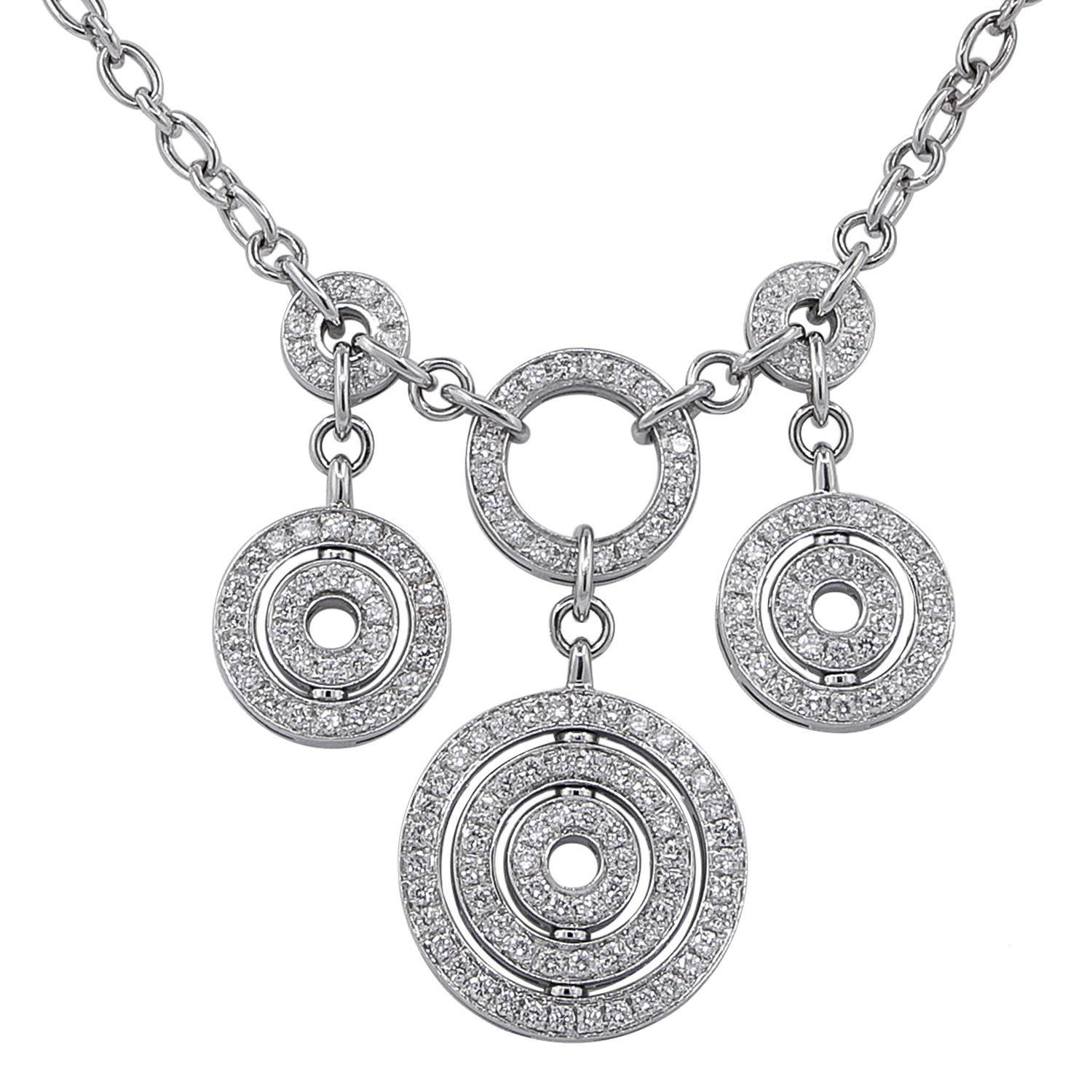 Collana Astrale con Diamanti BULGARI.
Collana Astrale in oro bianco 18 carati con diamanti rotondi taglio brillante.
Lunghezza totale  16″ circa
Firmato 