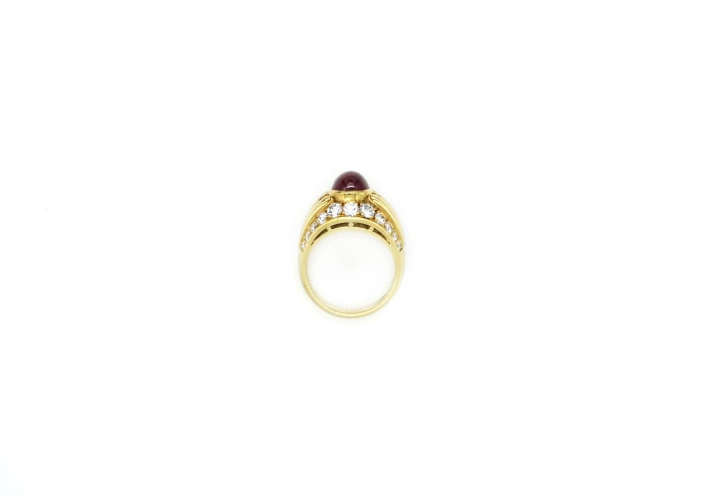 Bulgari Diamond & Cabochon Ruby 18k Gold Ring In Excellent Condition In New York, NY