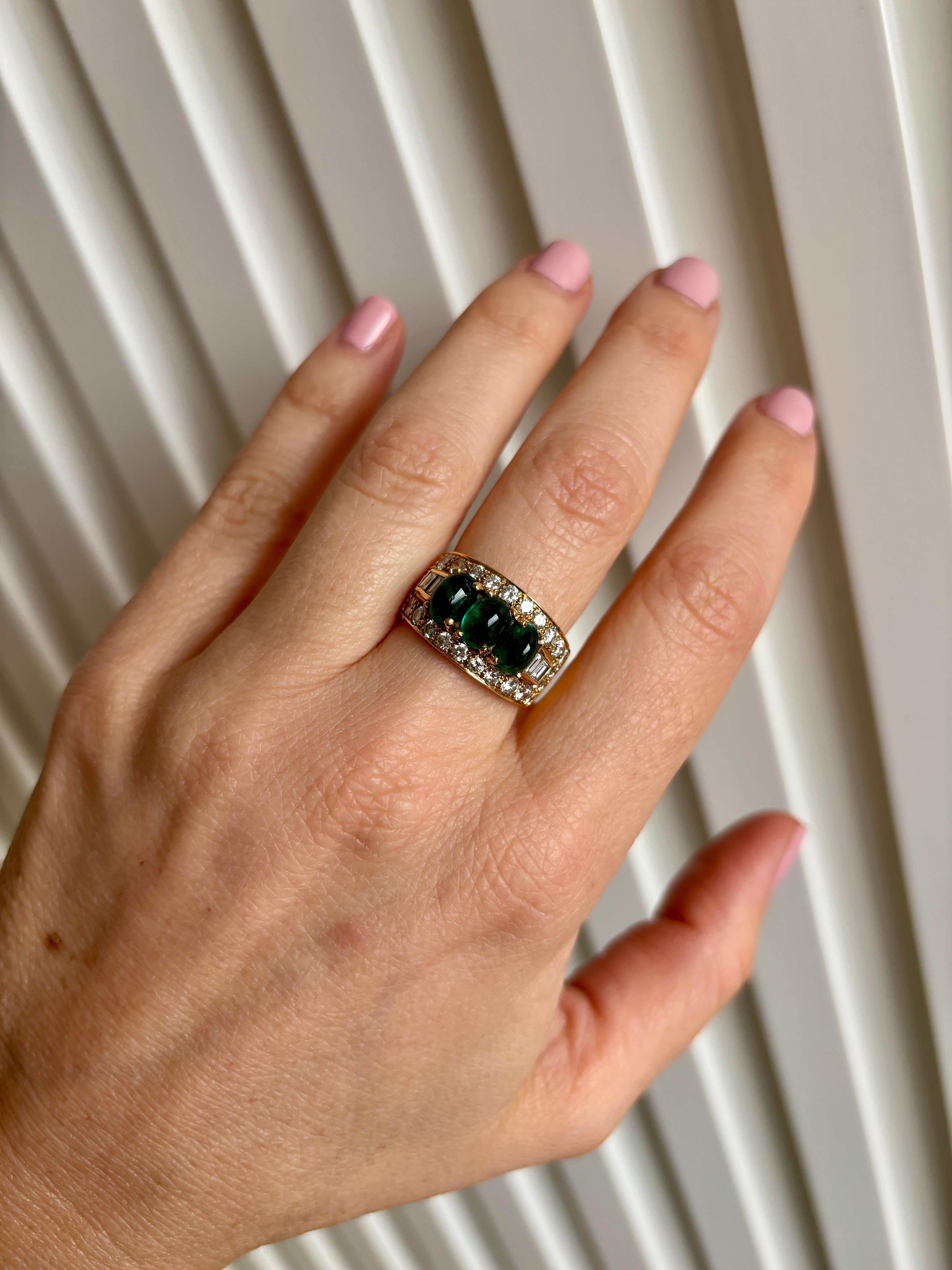 Bulgari Diamond Emerald Trombino Gold ring, CA. 1970s For Sale 5