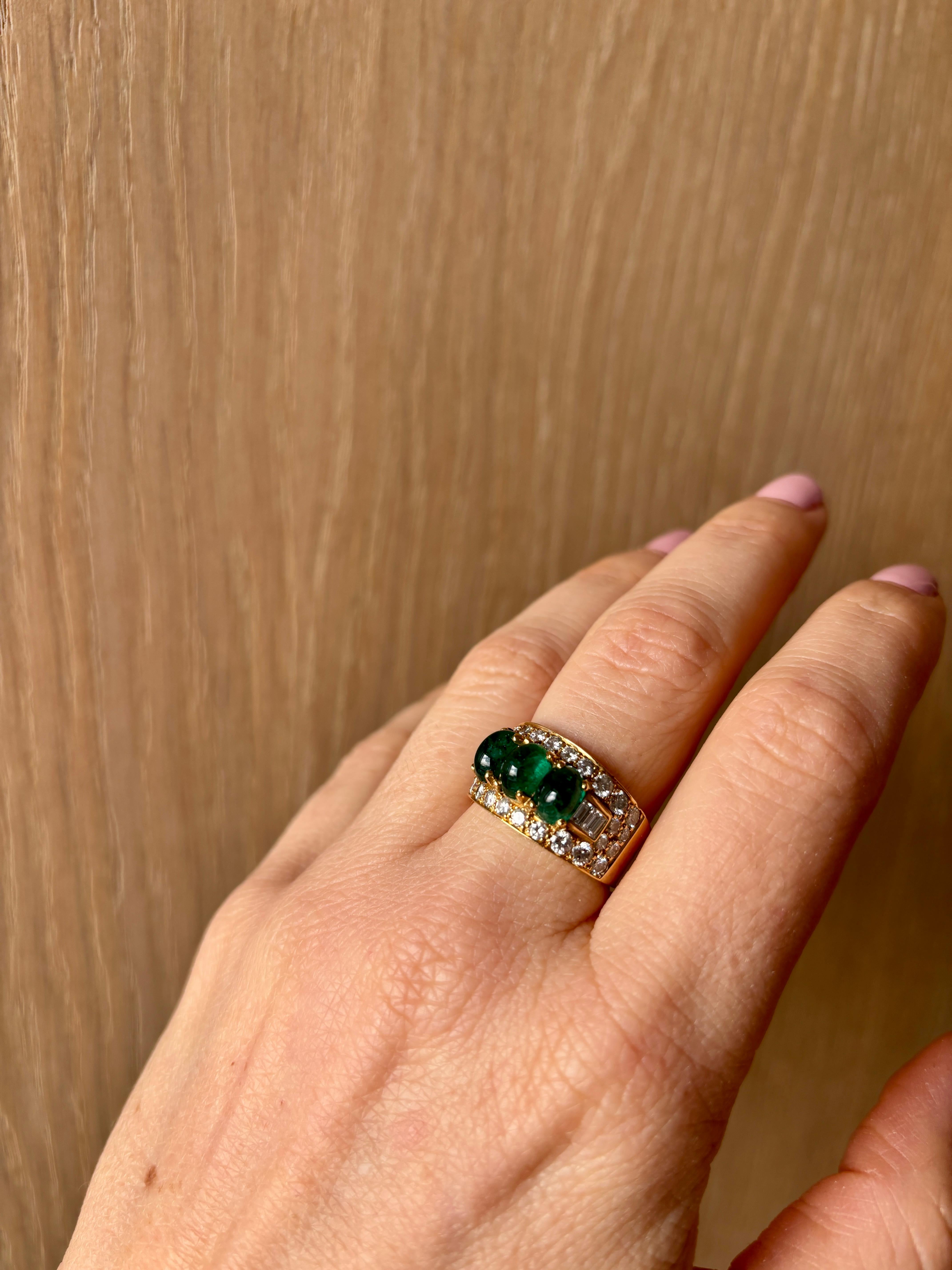 Bulgari Diamond Emerald Trombino Gold ring, CA. 1970s For Sale 7