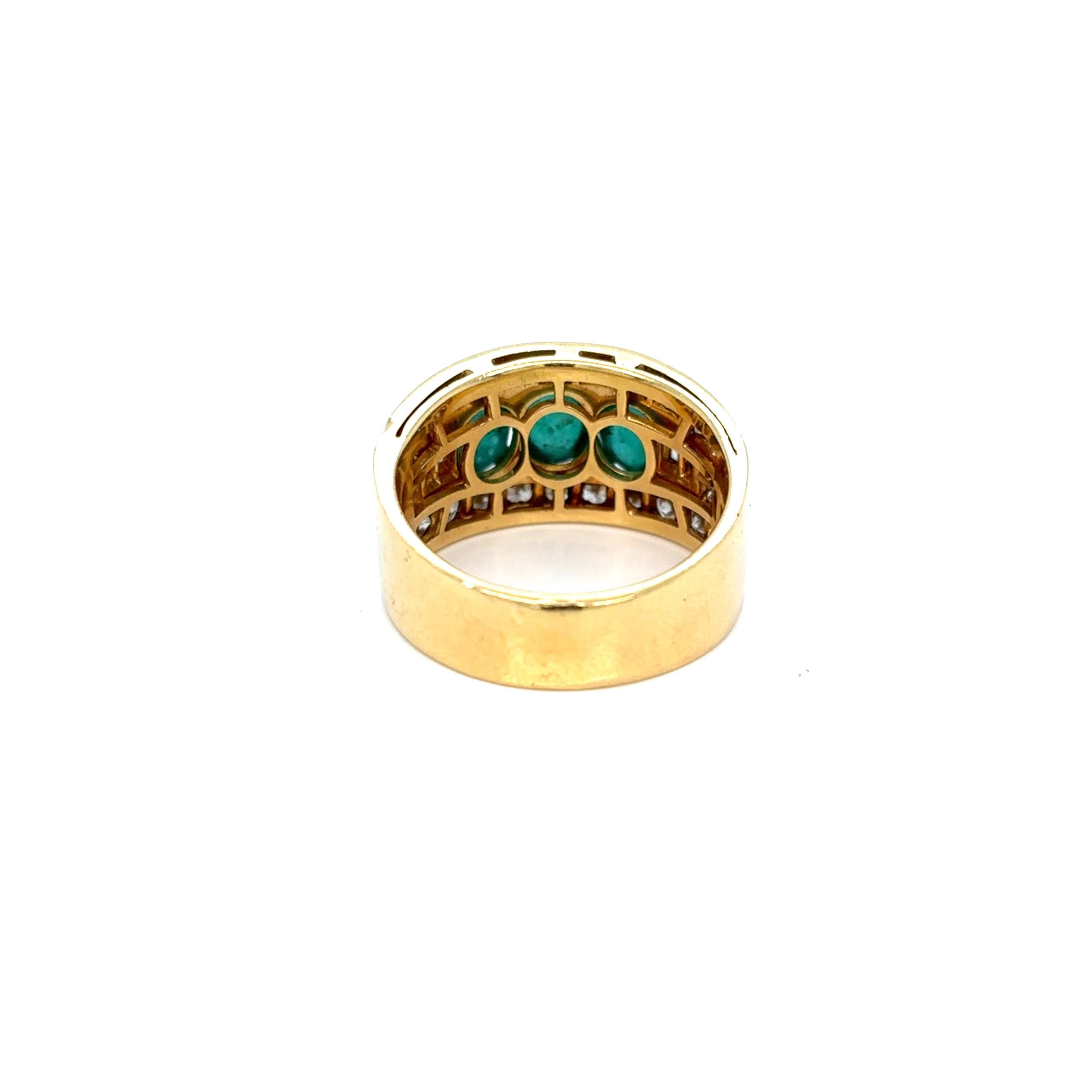 Women's or Men's Bulgari Diamond Emerald Trombino Gold ring, CA. 1970s For Sale