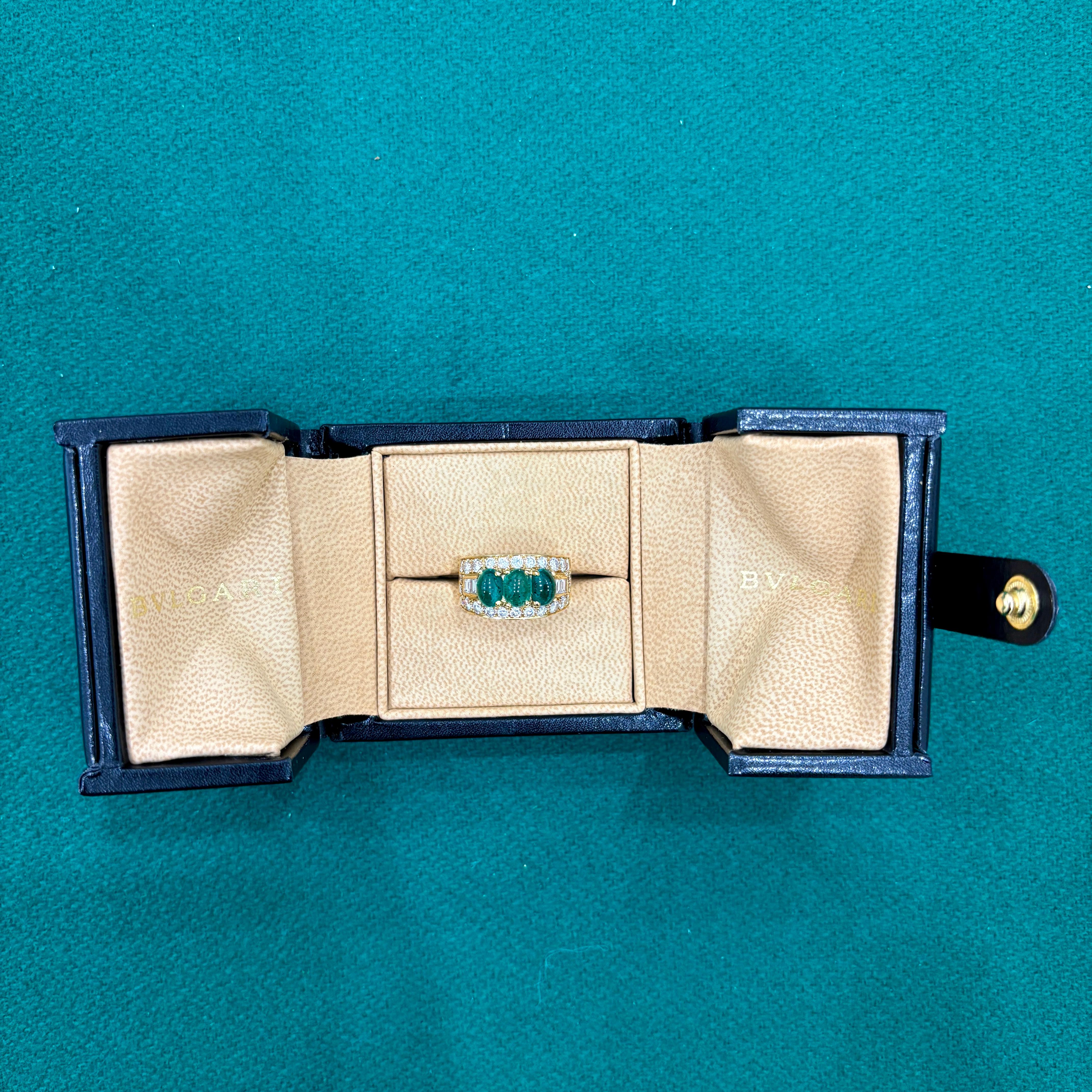 Bulgari Diamond Emerald Trombino Gold ring, CA. 1970s For Sale 4