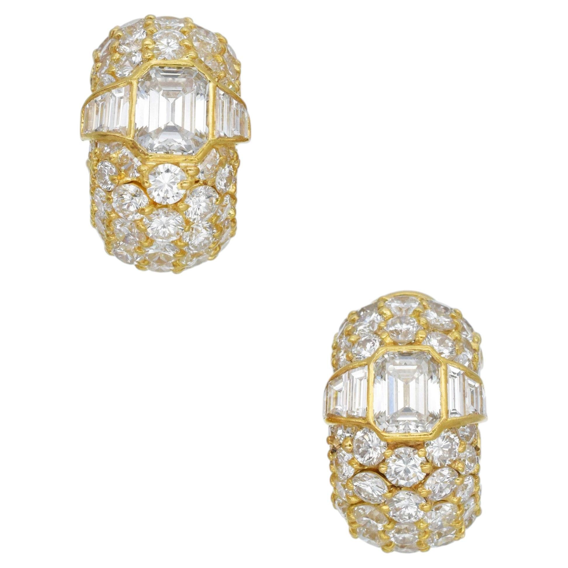 Orecchini a cerchio con diamanti Bulgari in oro 18k Y