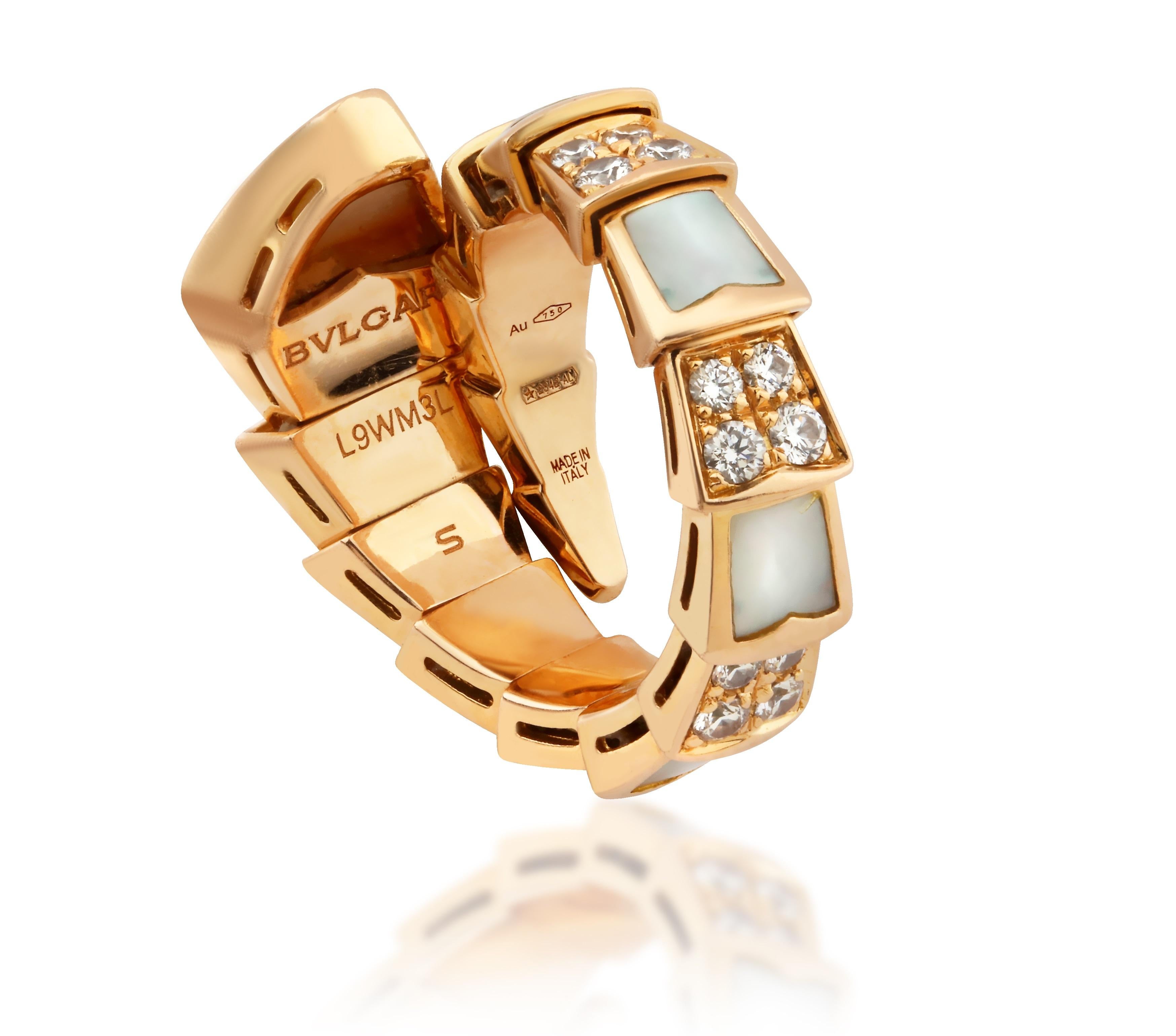Bulgari Anillo Serpenti Diamante y Nácar, Oro Amarillo 18K Corte brillante en venta