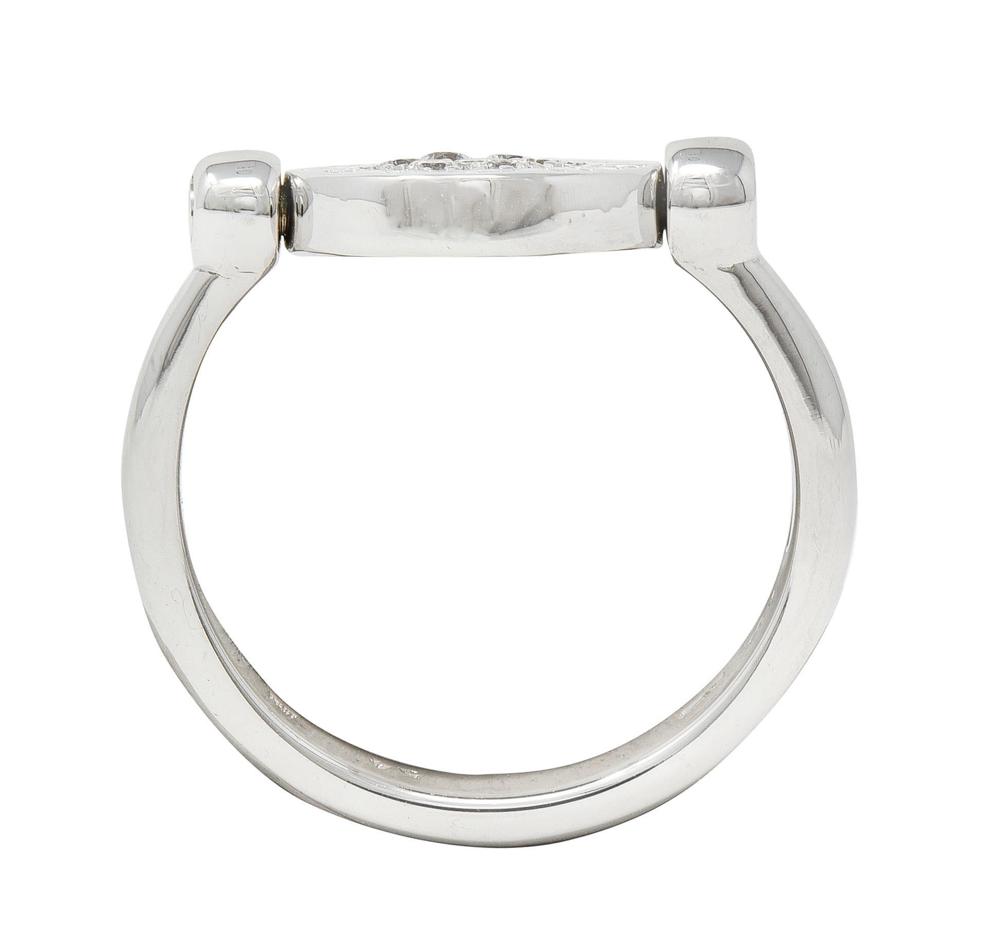 Bulgari Anello con diamante e onice in oro bianco 18 carati con firma a ribalta in vendita 3