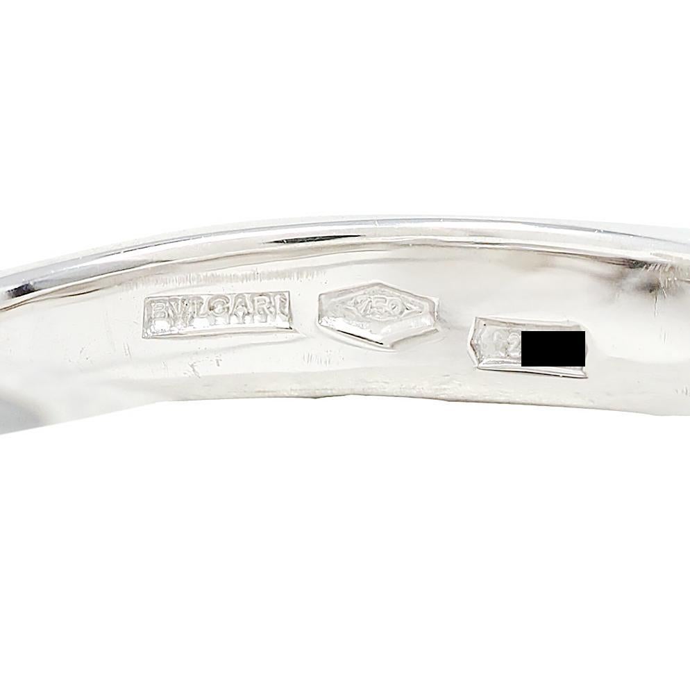 Bulgari Anello con diamante e onice in oro bianco 18 carati con firma a ribalta in vendita 3