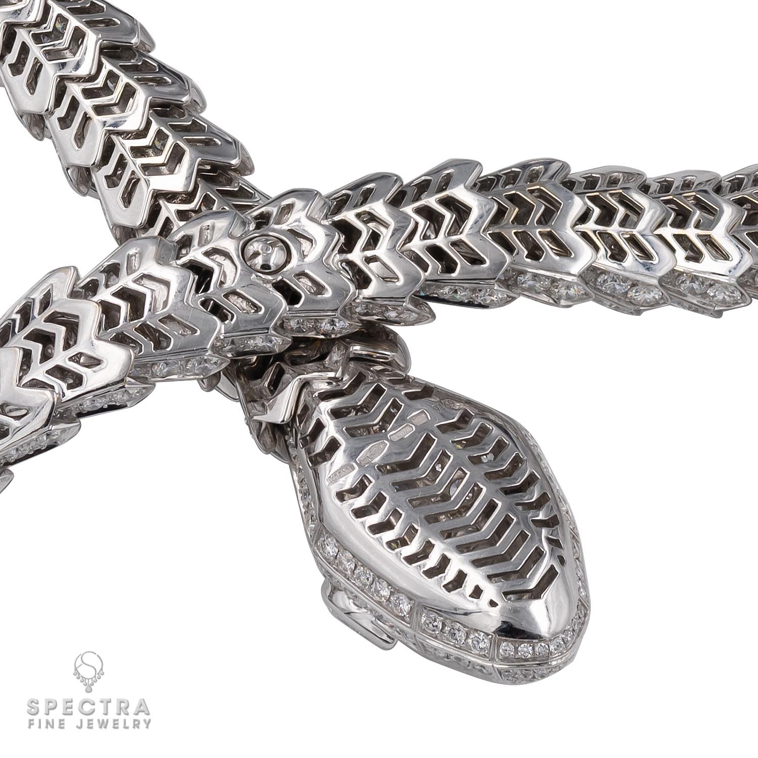 Bulgari Collier Serpenti en or blanc 18 carats et diamants Pour femmes en vente
