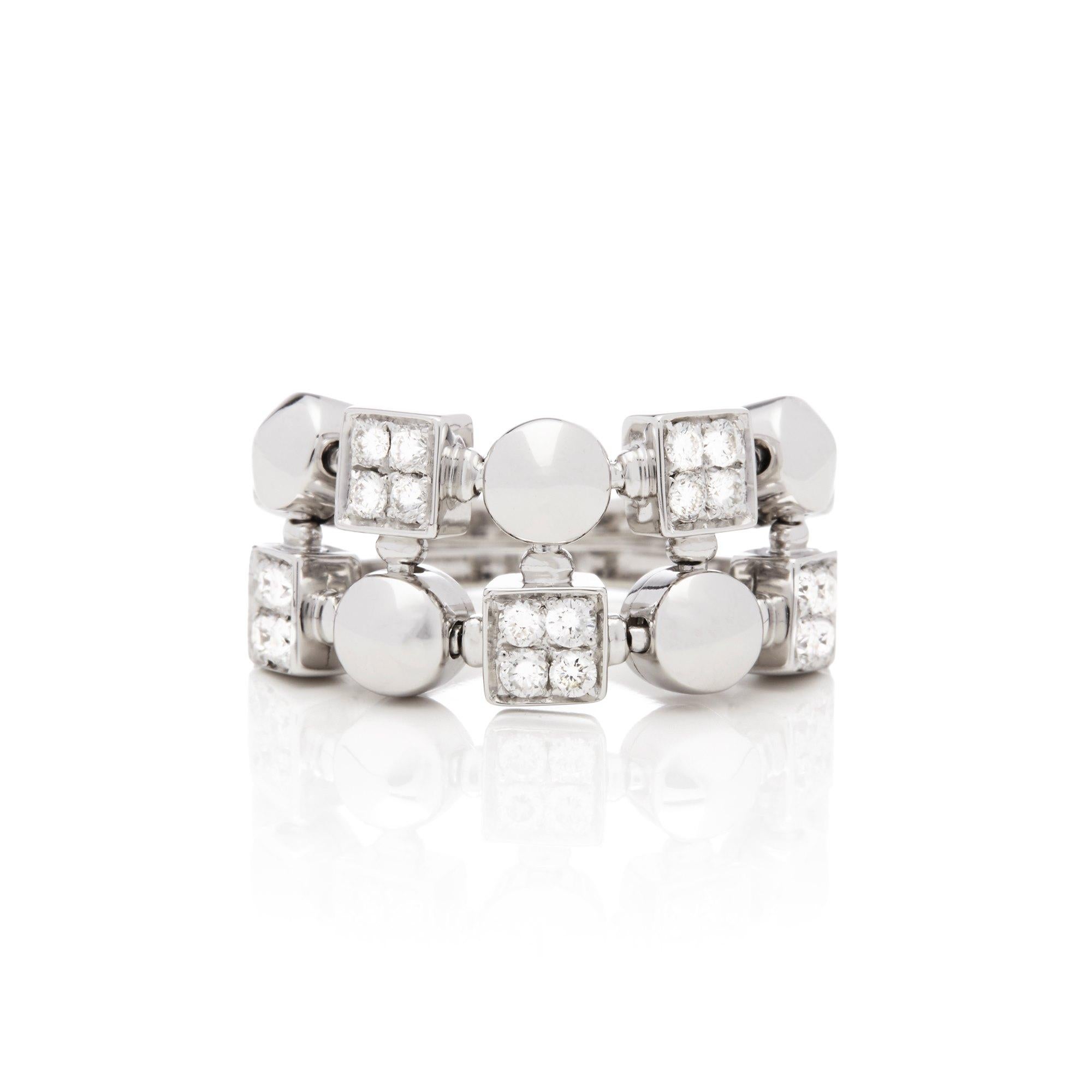 Anillo Lucéa Bulgari de oro blanco de 18 ct engastado con diamantes

Detalles del producto
Xupes Ref: J646
Marca: Bulgari
Model No: Anillo Lucéa
Tipo: Anillo
Edad: 2000
Material(es): oro blanco de 18 ct
Piedra preciosa: Diamante
Talla de anillo UK: