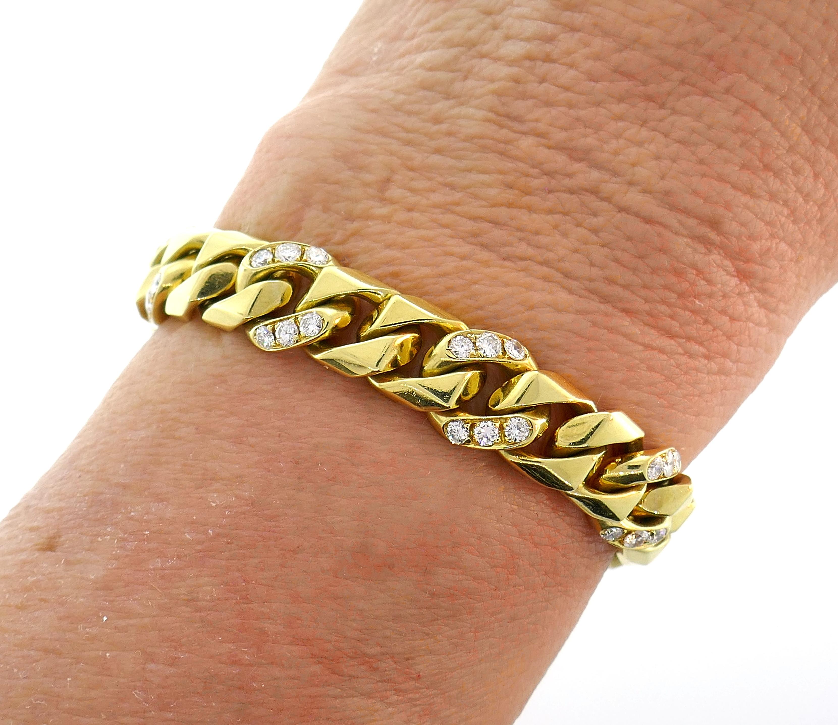 Bold yet elegant bracelet created by Bulgari in Italy in the 1980s. Chic and wearable, the bracelet is a great addition to your jewelry collection. 
The bracelet is made of 18 karat yellow gold and set with round brilliant cut diamonds (F-g color VS