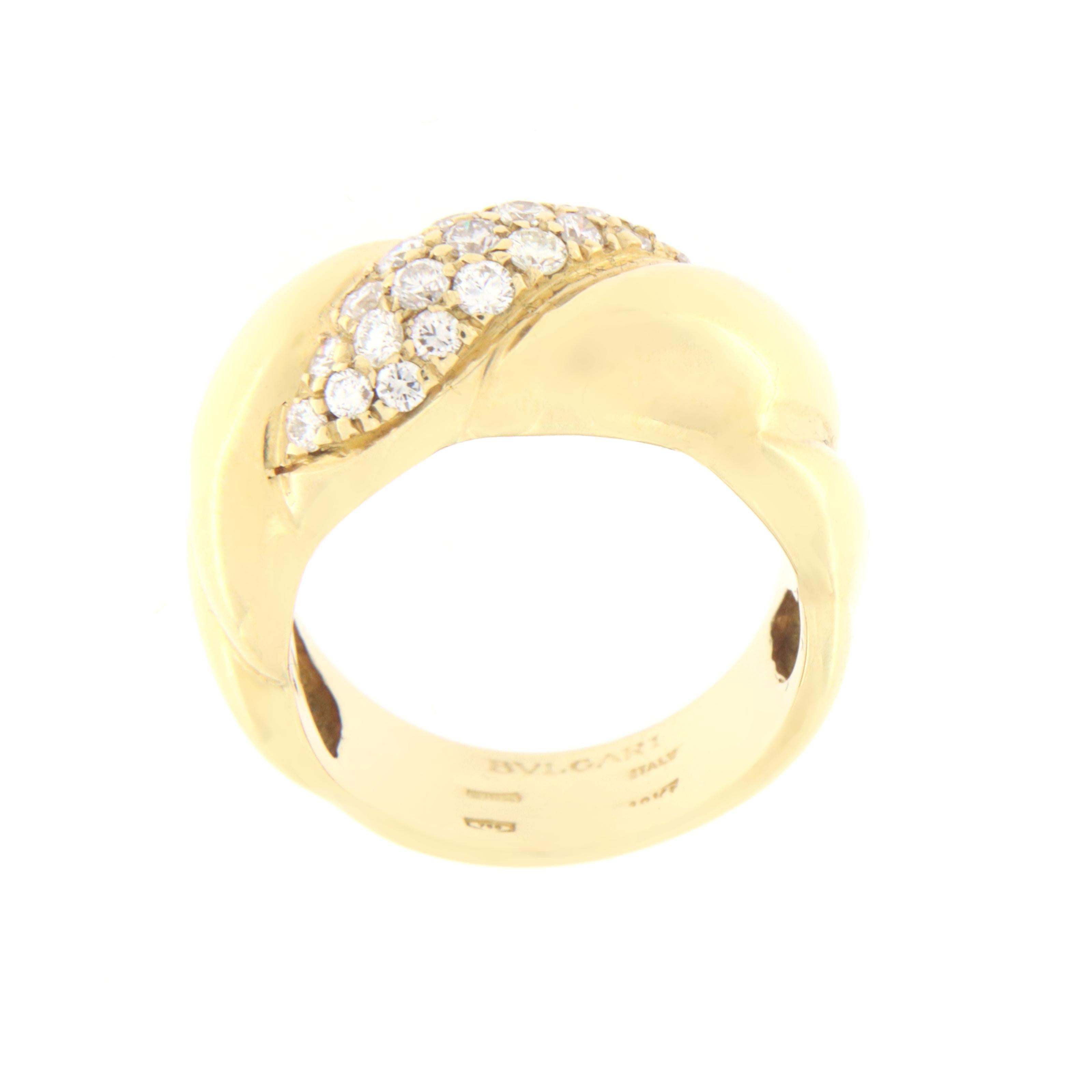 Spectacular ring Bulgari 18 karat yellow gold and diamonds

Ring total weight 15 grams
Diamonds total weight 0.76 karat
Ring size 14 ITA 7 US
(all rings are can be resized)

