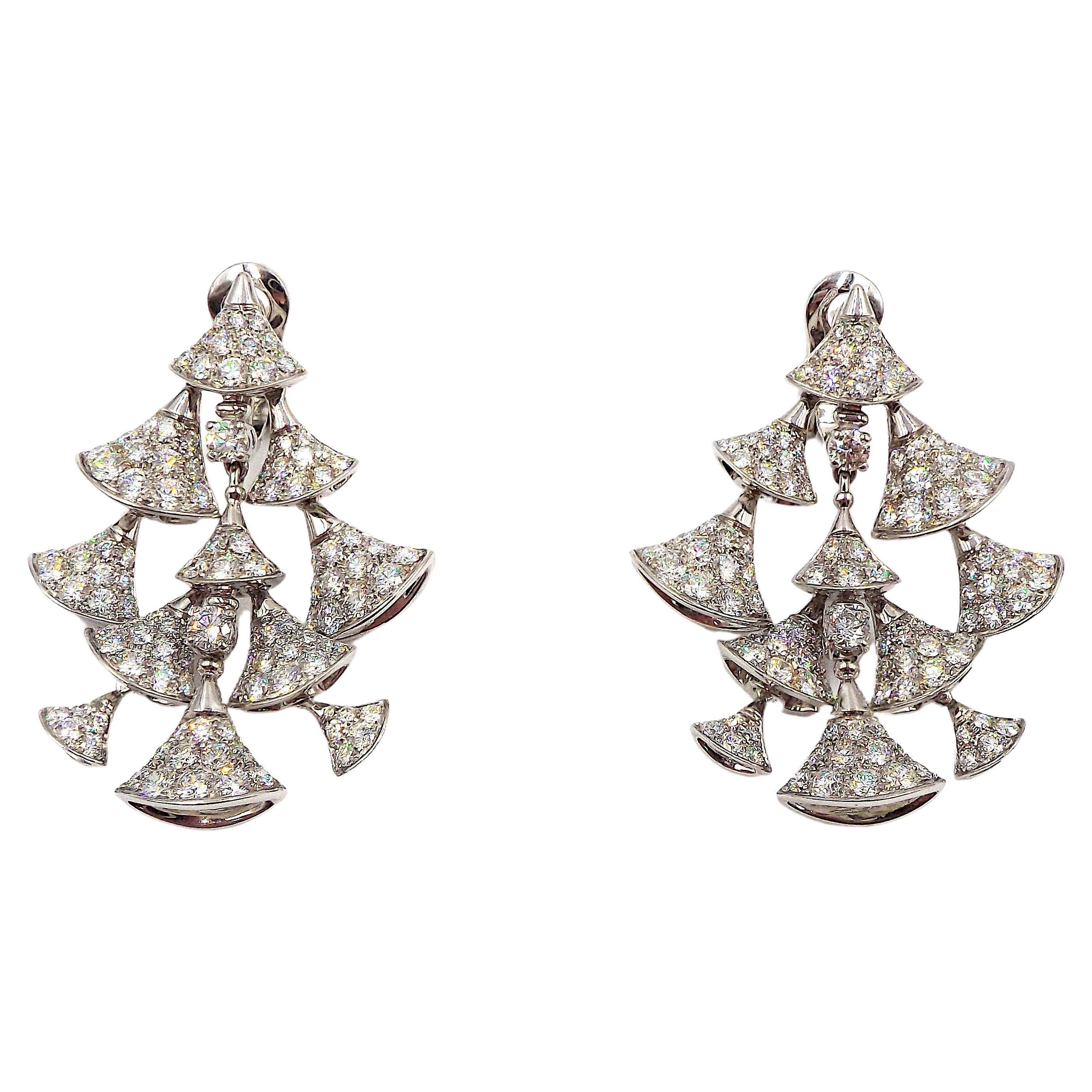 Retro Tribal Clip-On Drop Earrings – Textured Gold, Tiny Flowers & Laurel Leaf Pattern, Non-Pierced, Vintage Roman Style