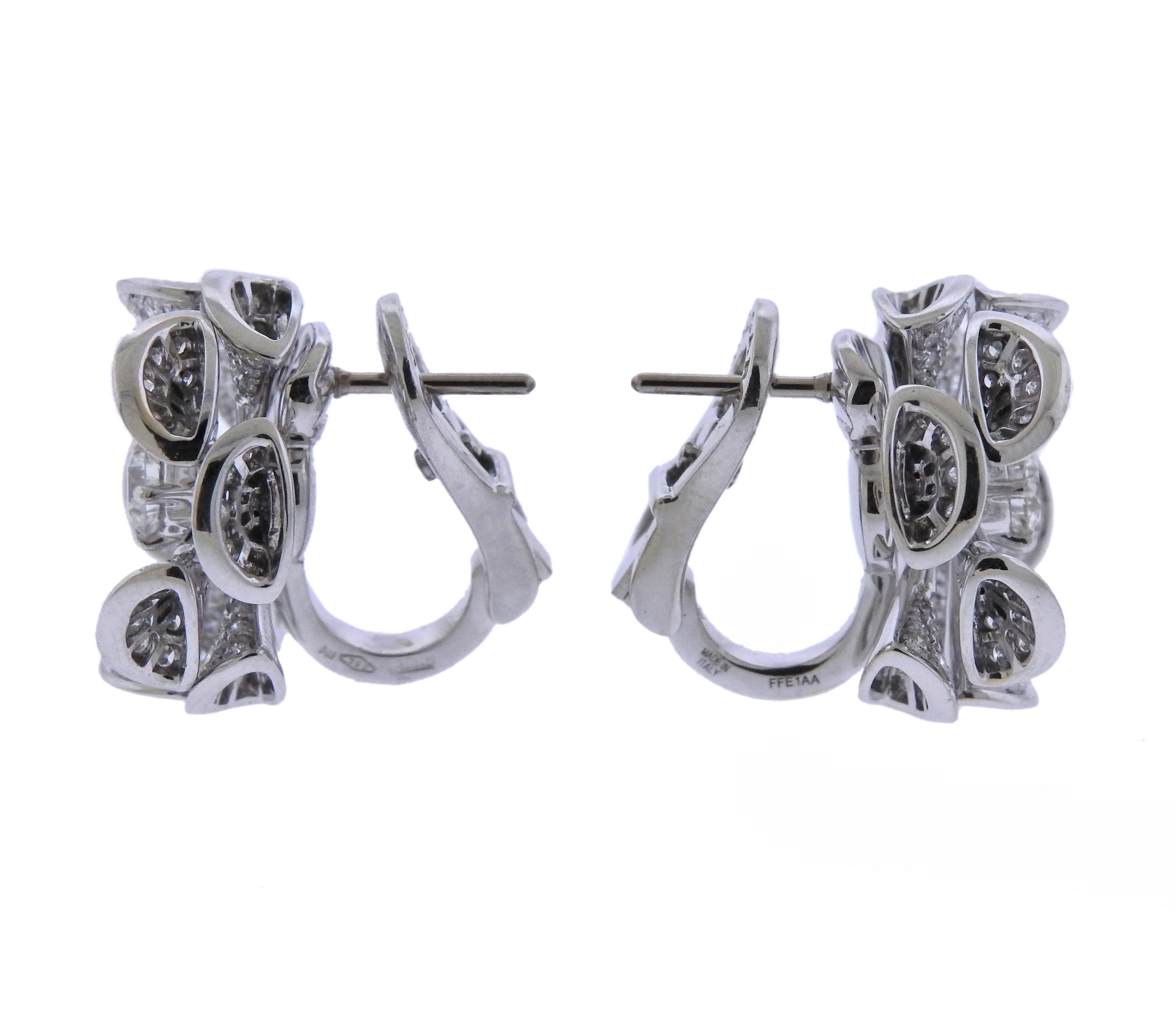 18k white gold earrings, crafted by Bulgari for Diva's Dream collection, adorned with approx. 2.00ctw in G/VS diamonds. Current retail $21200. Bvlgari ref. 350785. Earrings are 18mm in diameter , weigh 18.2 grams. Marked: Bvlgari, made in Italy,