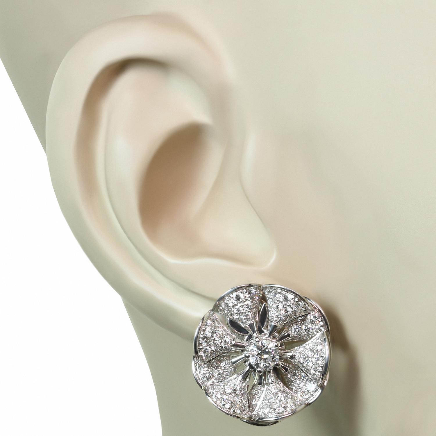 Taille brillant Bulgari Boucles d'oreilles Divas' Dream en or blanc et diamants en vente