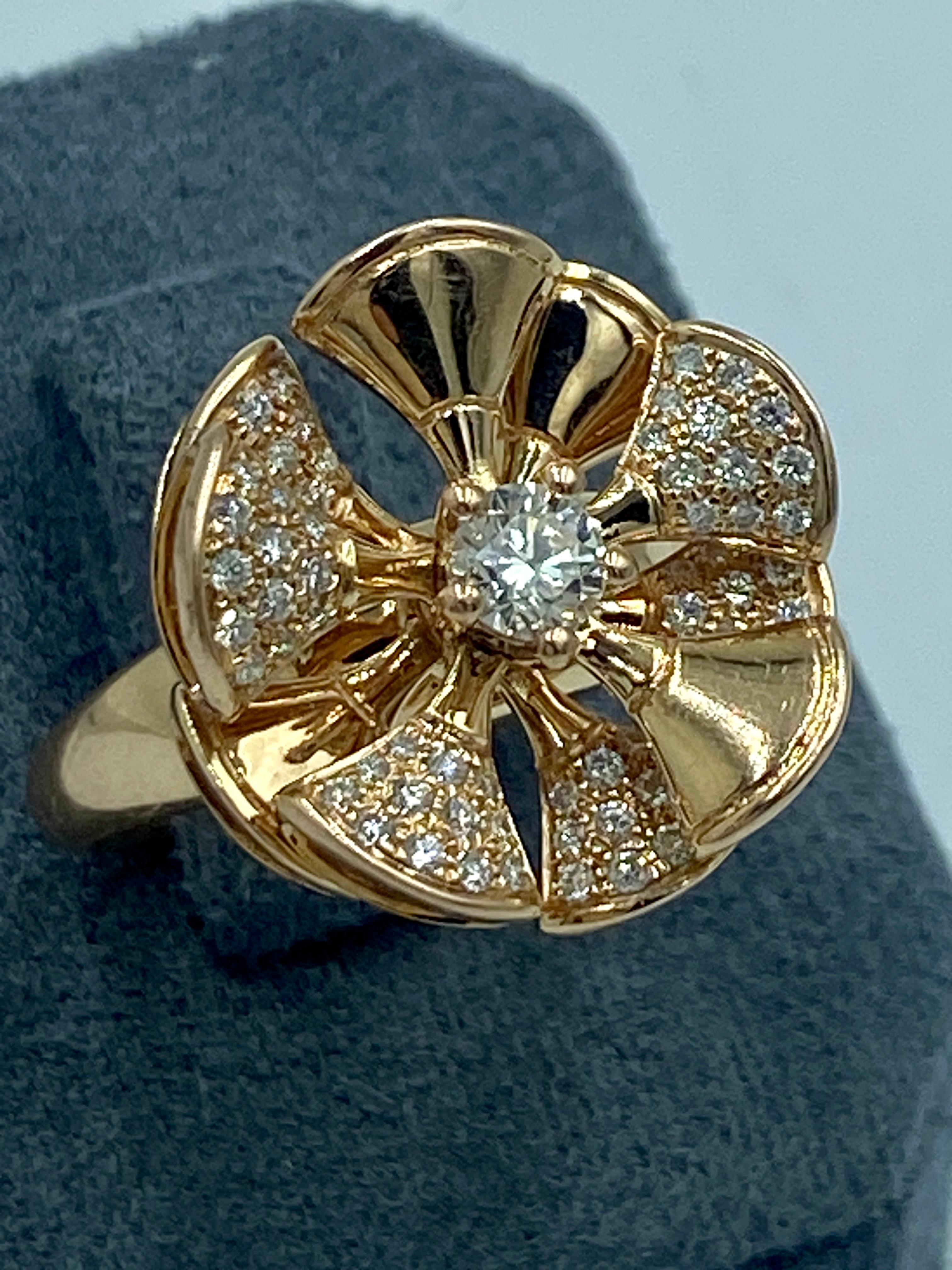 This iconic Bulgari Divas' Dream ring is made of rose gold with approximately 2 carats pave diamonds. The ring comes in its original box