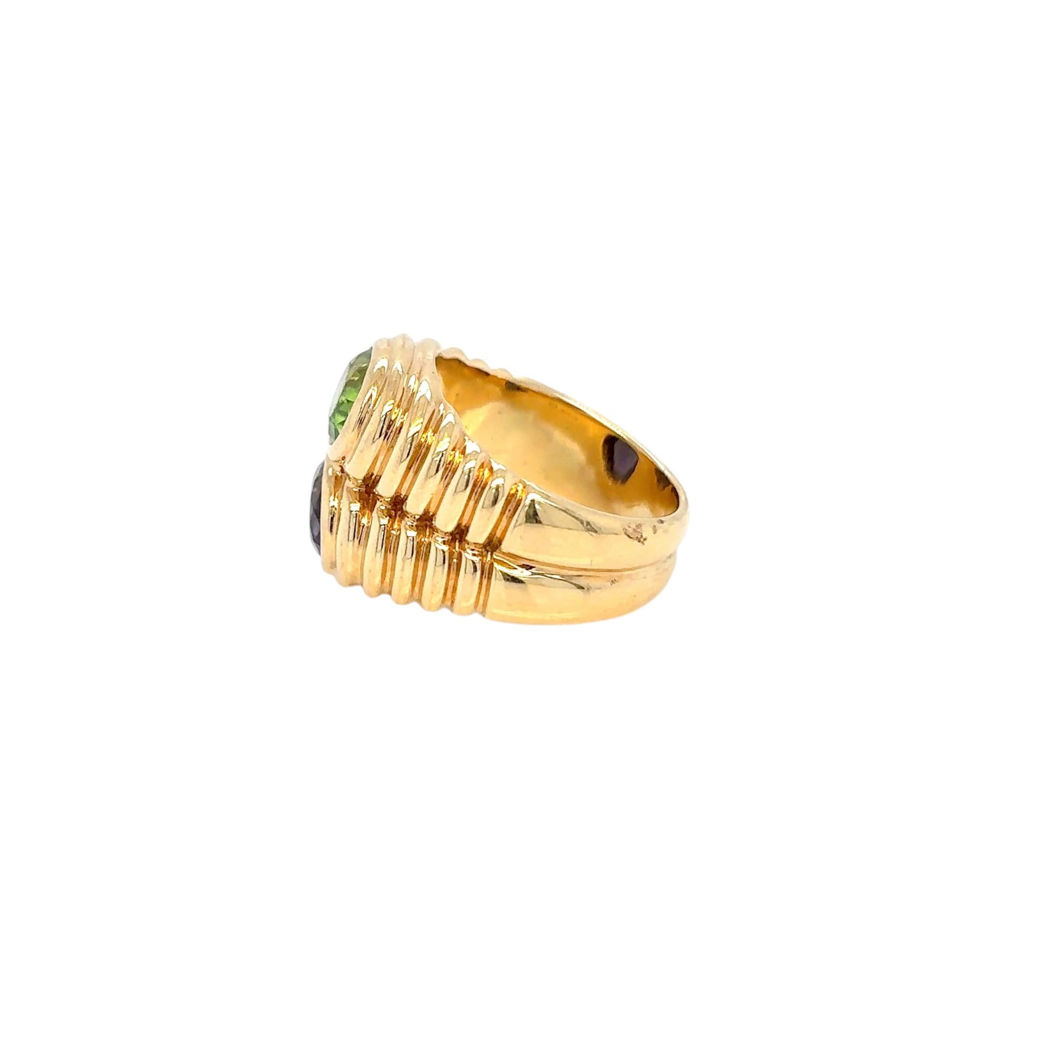 Bulgari Doppio Baccellato Goldring mit blauem Iolith und Peridot im Angebot 1
