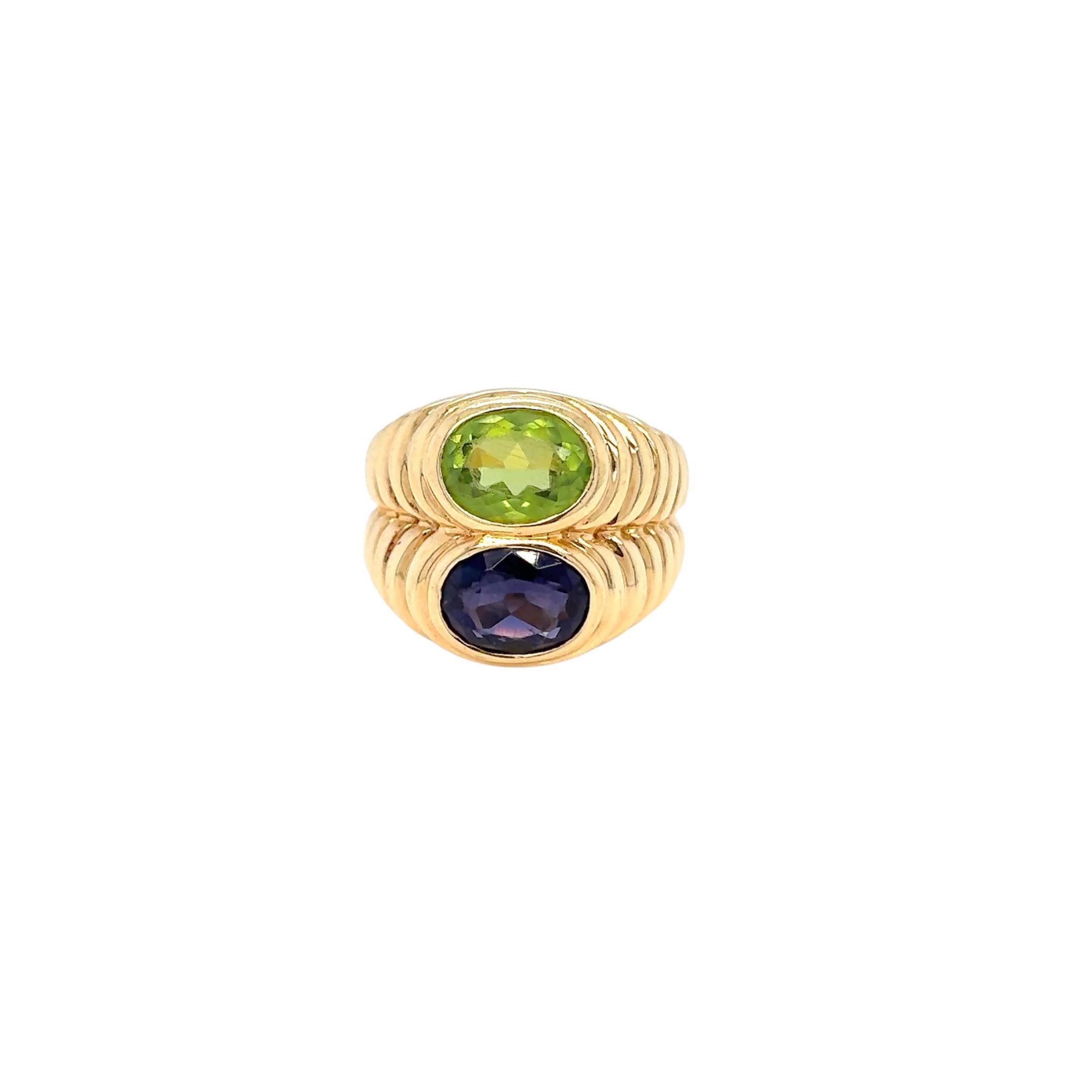 Bulgari Doppio Baccellato Goldring mit blauem Iolith und Peridot im Angebot 2