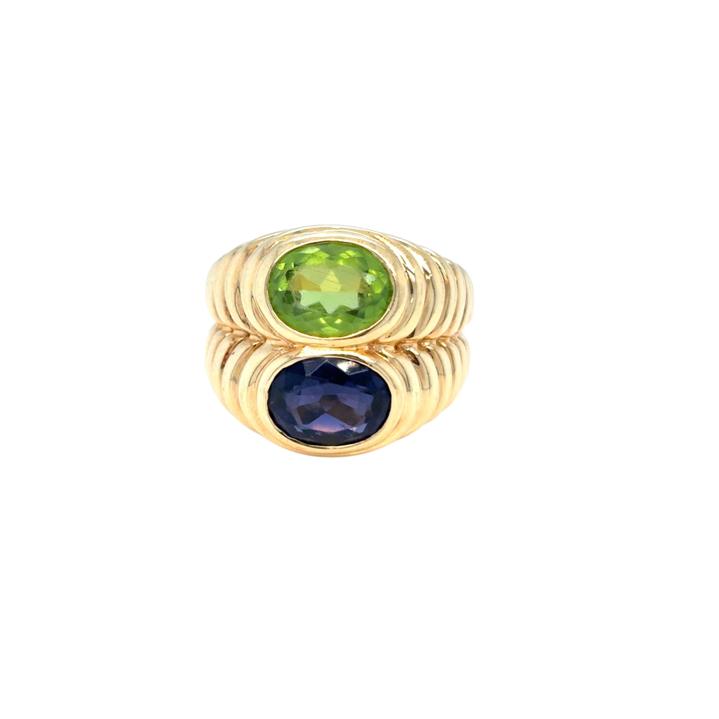 Bulgari Doppio Baccellato Goldring mit blauem Iolith und Peridot im Angebot 3
