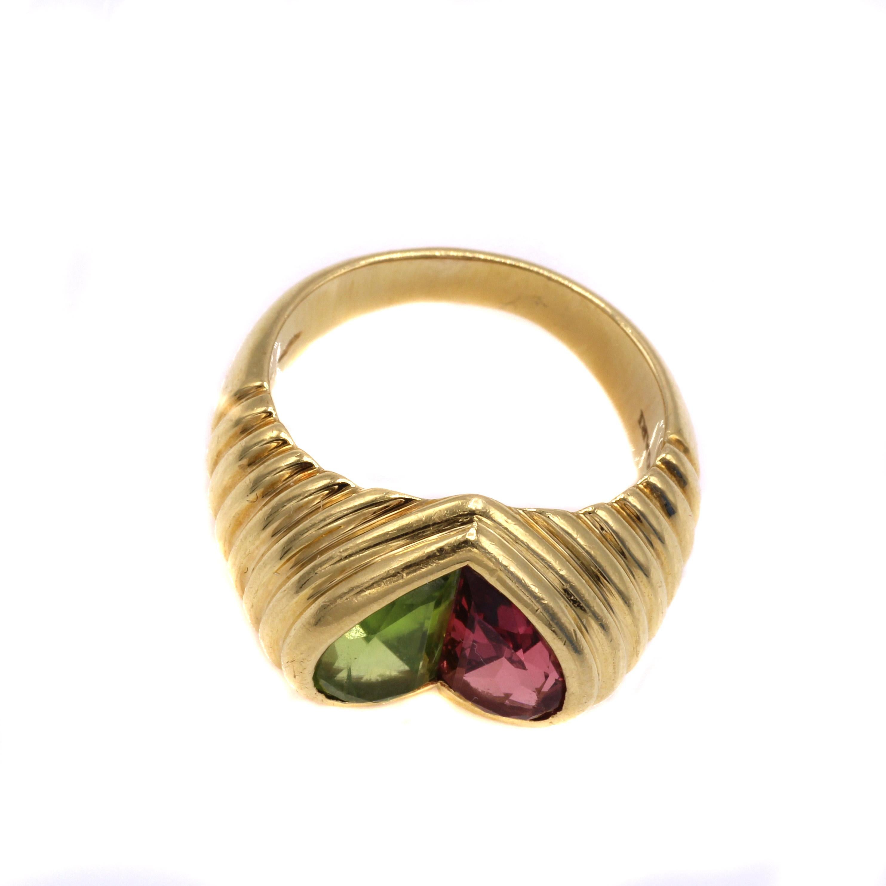 Bulgari Doppio Herz Rosa Turmalin Peridot 18 Karat Gold Ring (Gemischter Schliff)