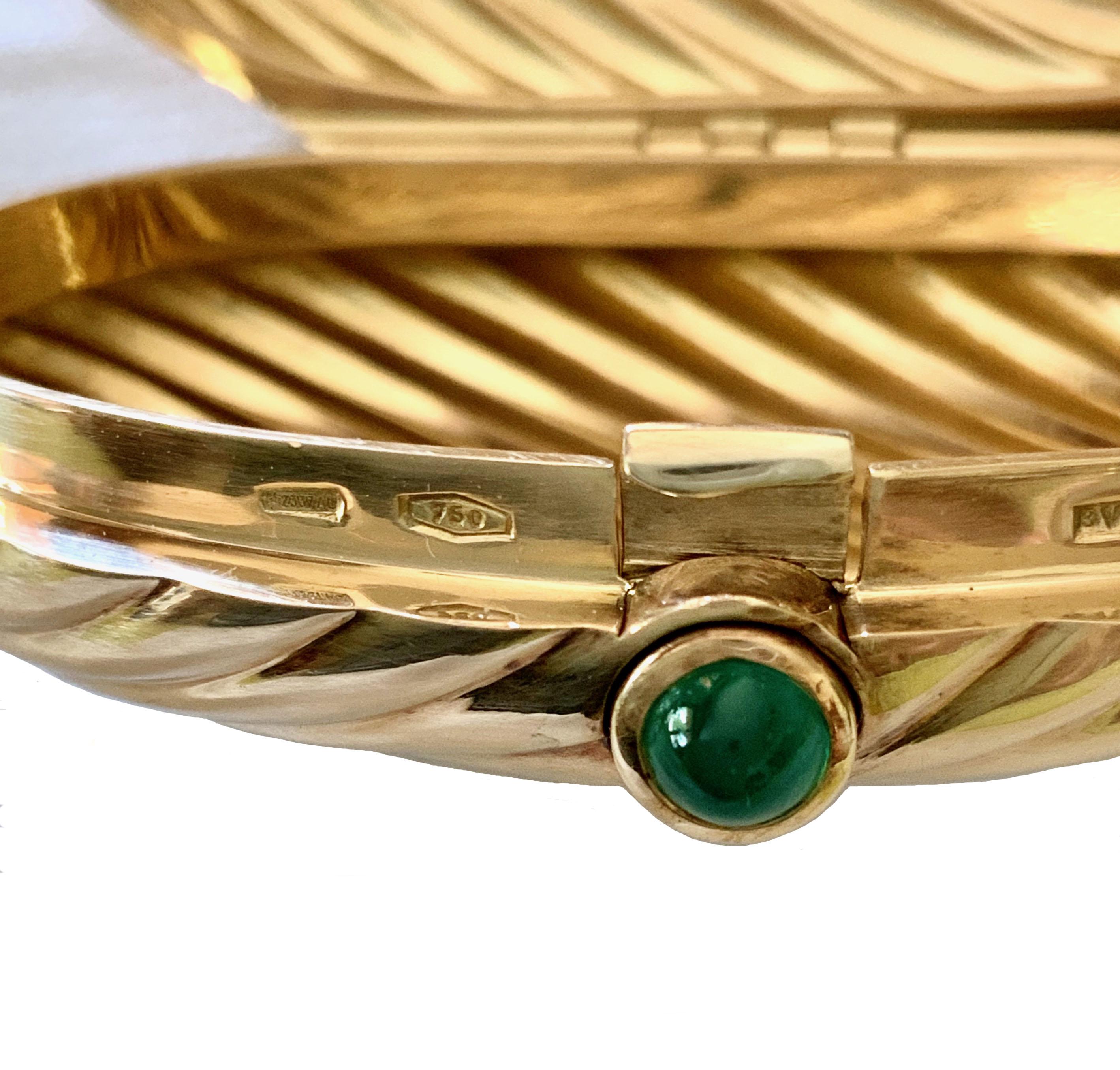 Bulgari Emerald and 18 Karat Yellow Gold Pill Box For Sale 1