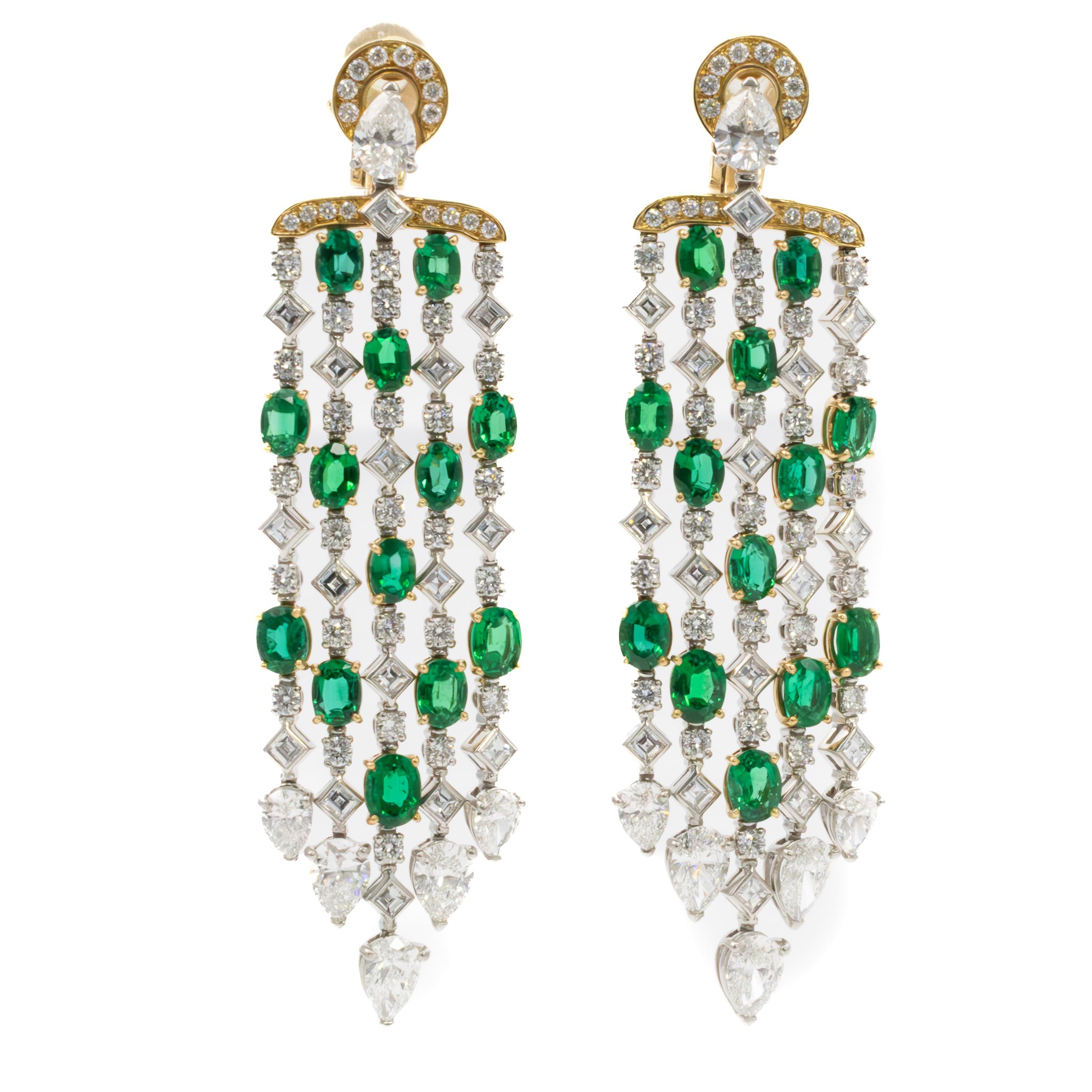 Donna Orecchini Chandelier con smeraldo e diamanti Bulgari in vendita