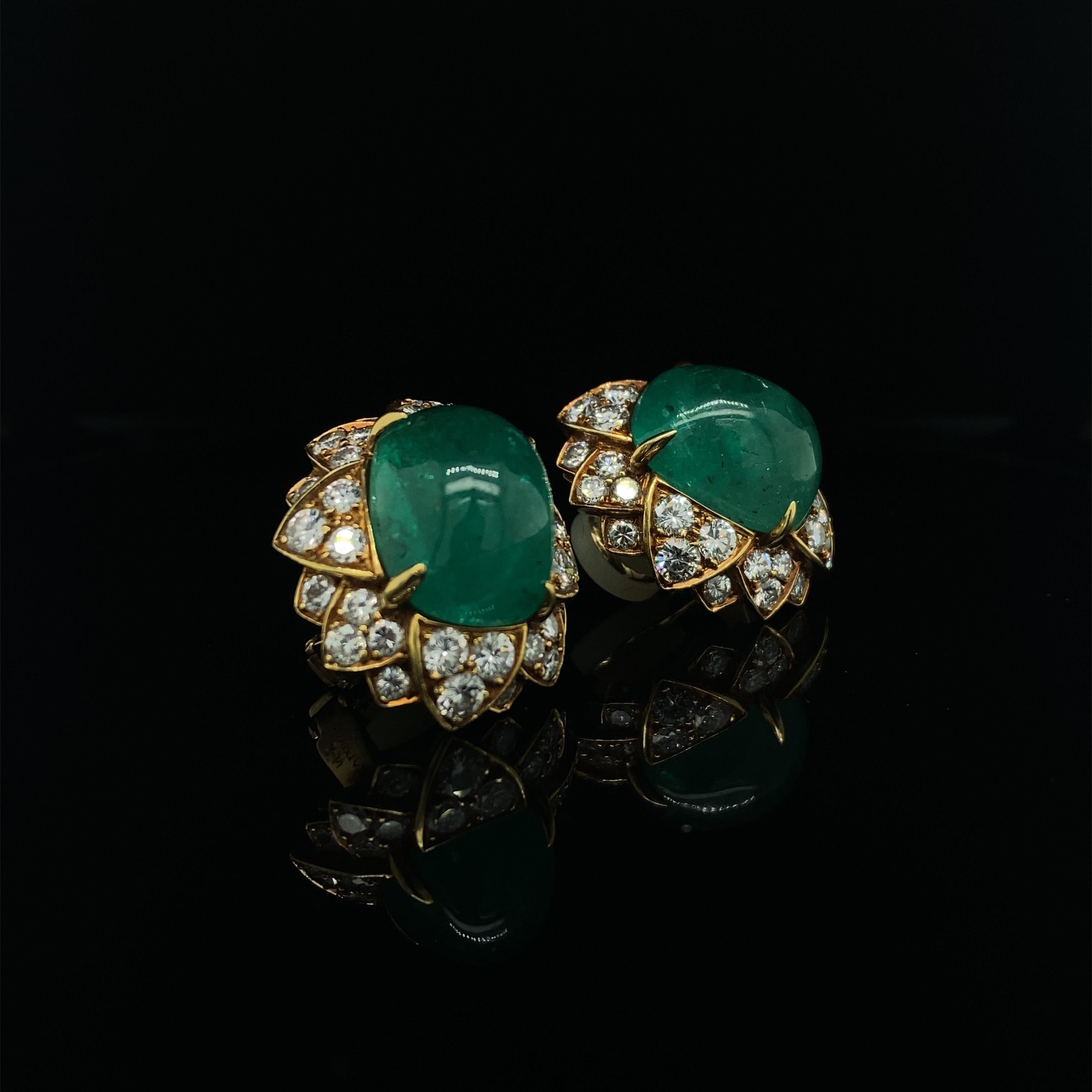 Bulgari Emerald and Diamond Earrings 18kt Yellow Gold In Good Condition In London, GB