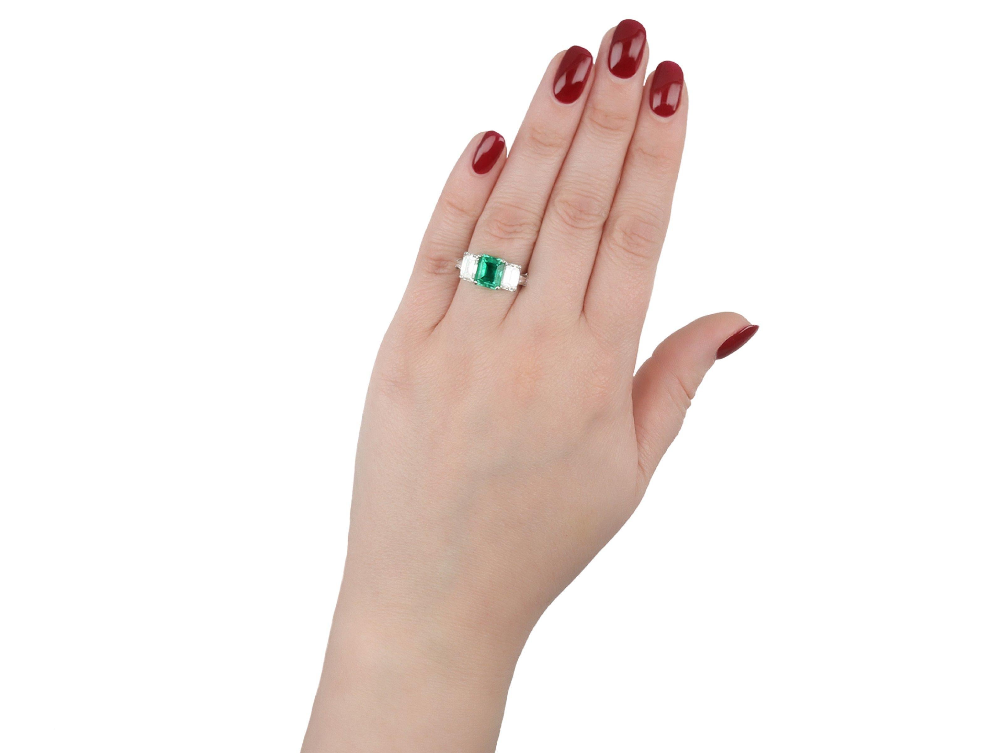 Women's Bulgari emerald and diamond ring, Italian, circa 1930 For Sale