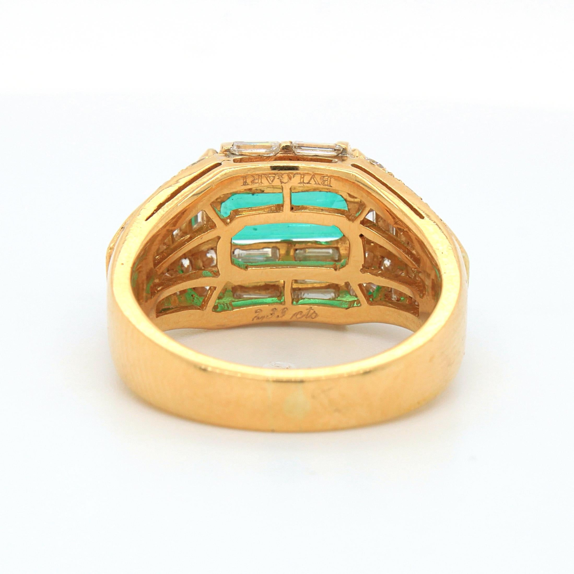 Bulgari Emerald and Diamond Trombino Ring, ca. 1970s In Excellent Condition For Sale In Idar-Oberstein, DE