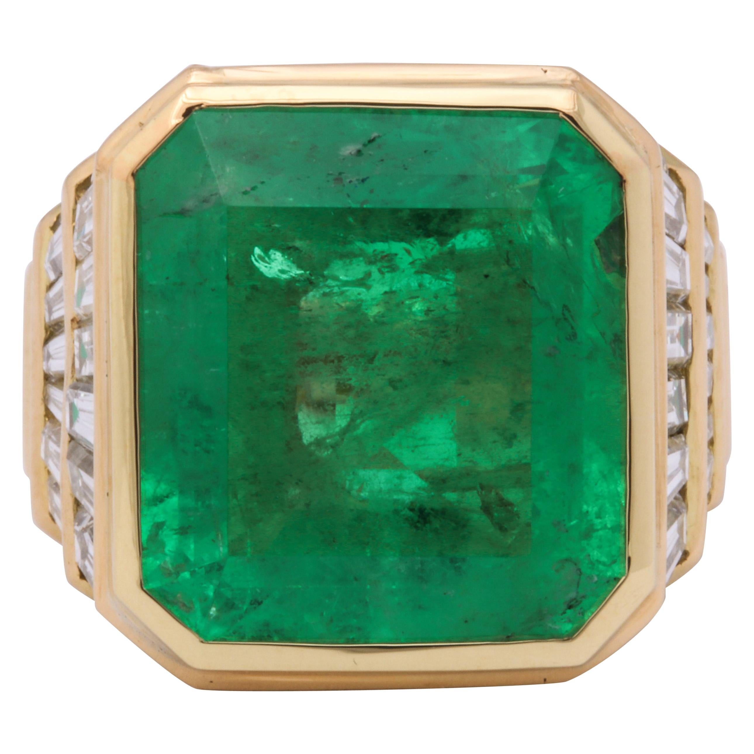 Bulgari Emerald Diamond Gold Ring