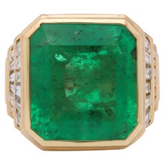 Bulgari Emerald Diamond Gold Ring