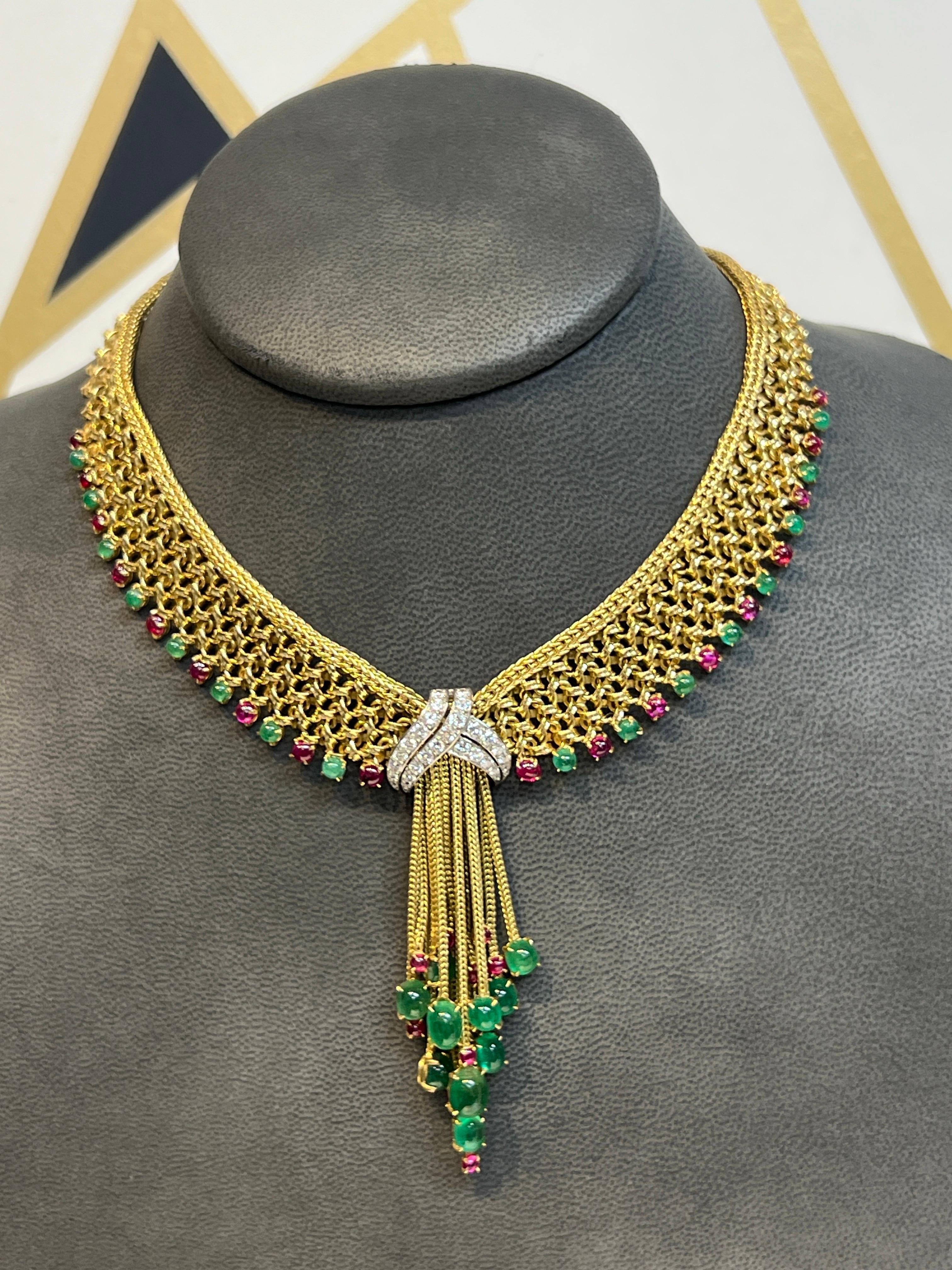 De las mujeres Collar Bulgari con borla de esmeralda y rubí en venta