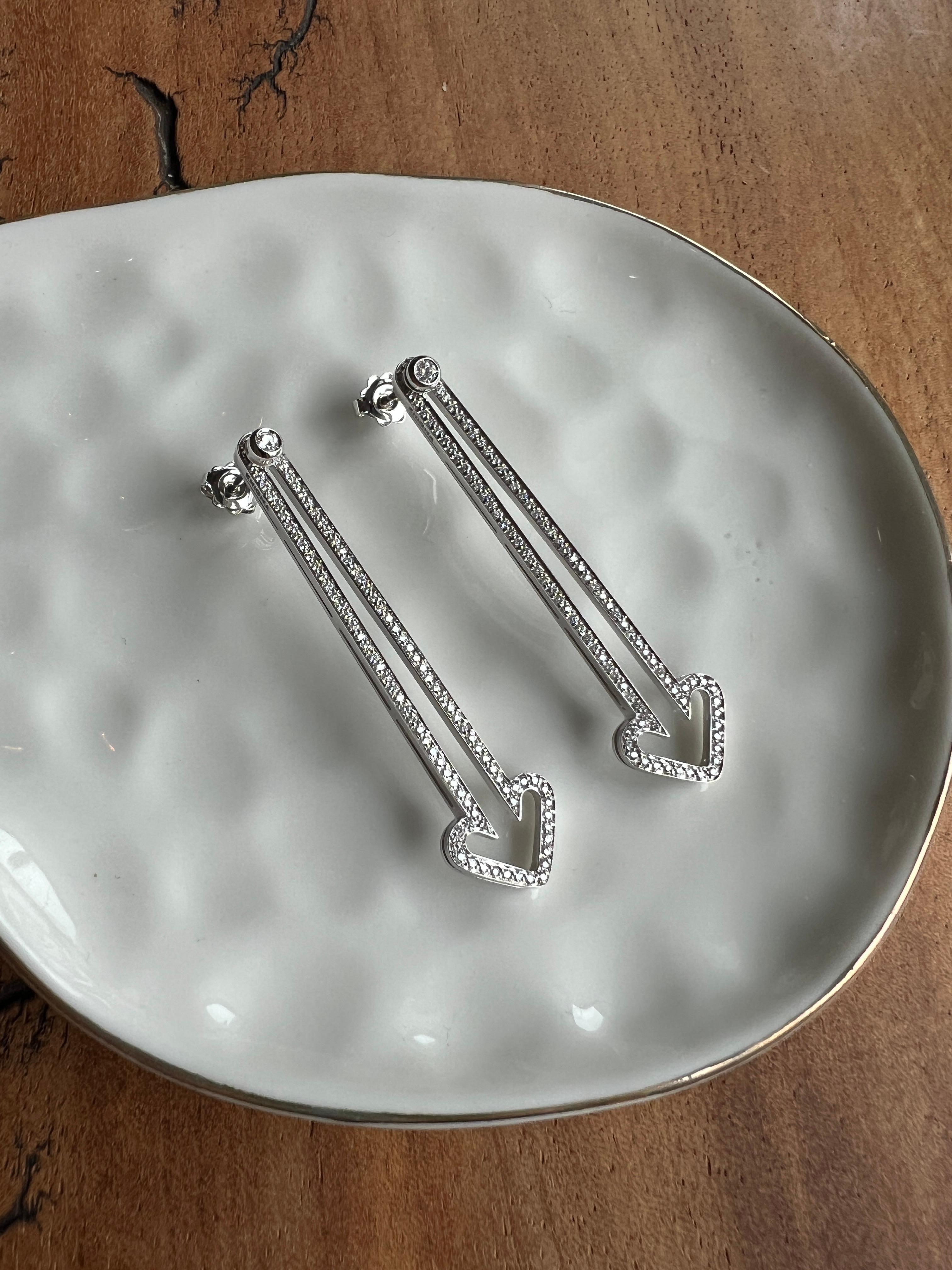 Orecchini Bulgari Enigma con diamanti da 1,15 tcw in oro bianco 18 carati In condizioni buone in vendita a Towson, MD