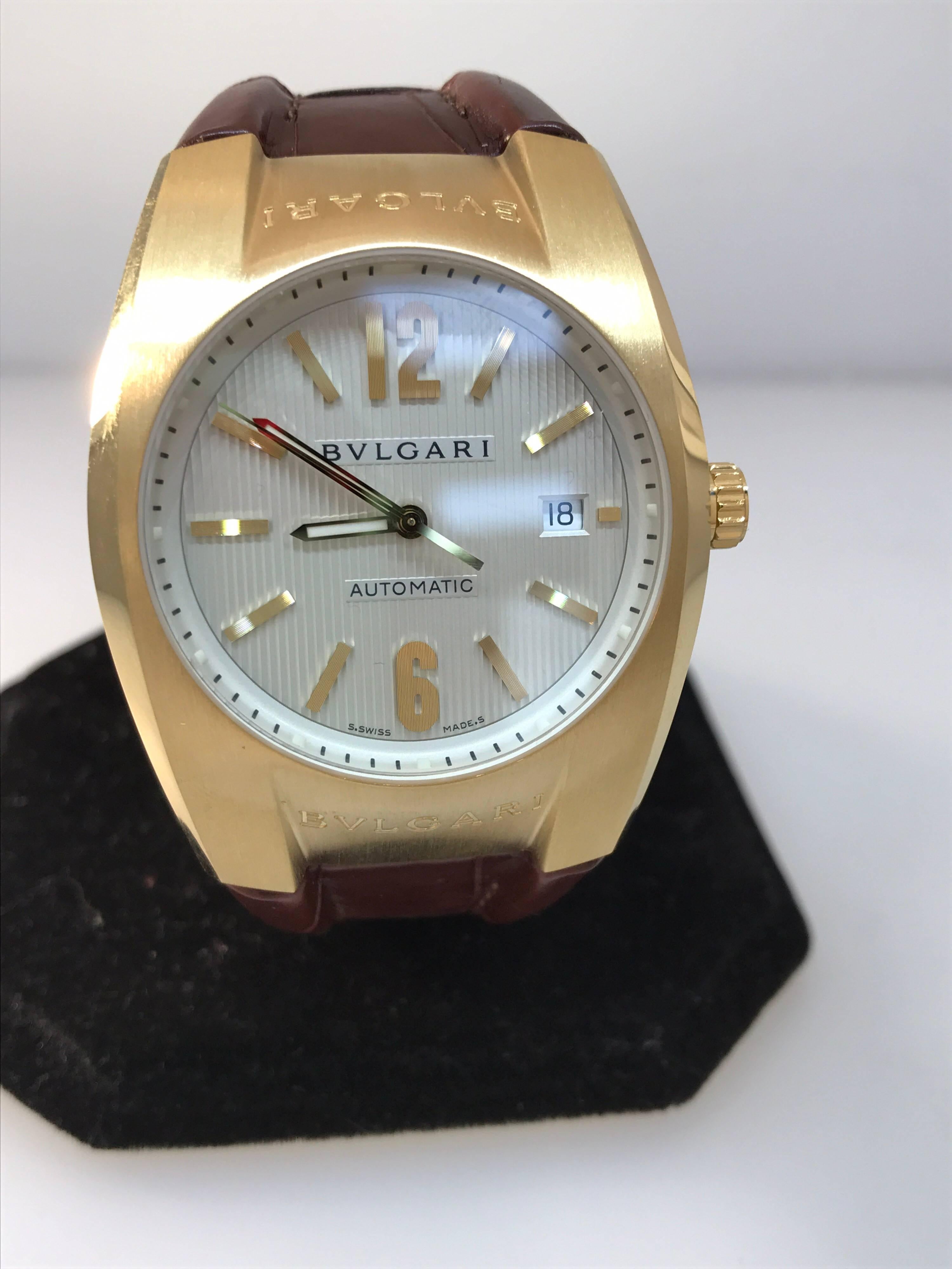 Bulgari Ergon Men's Watch

Model Number: EG40C6GLD

100% Authentic

Brand New

Comes with original Bulgari box and papers

18 Karat Yellow Gold Case & Buckle

Silver Dial

Arabic Numeral & Index Hour Markers

Case Size: 40mm

Brown Crocodile Leather