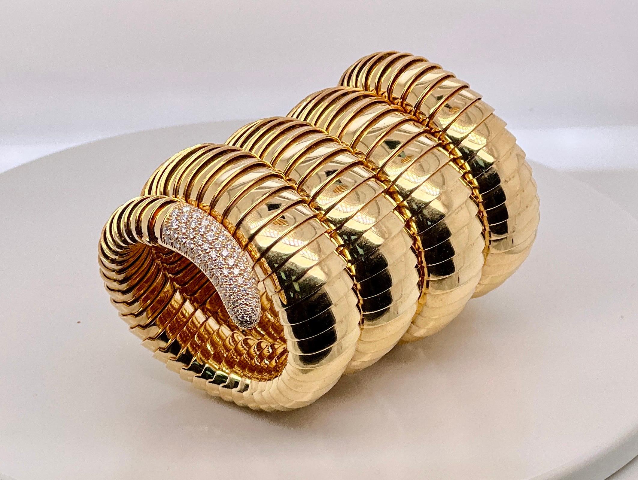 Taglio brillante Orologio Bulgari Straordinario Serpenti Tubogas Bracciale in oro 18k in vendita