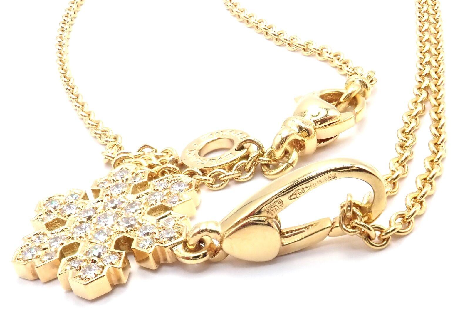 Bulgari Fiocco di Neve Snowflake Diamond Yellow Gold Pendant Necklace In Excellent Condition For Sale In Holland, PA