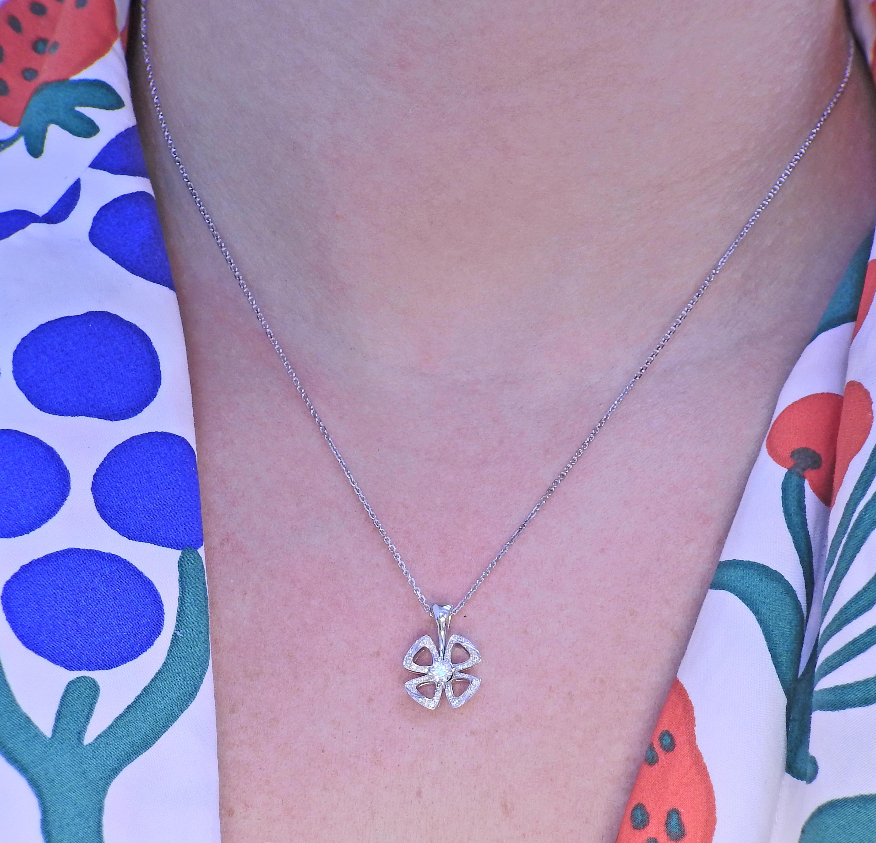 fiorever yellow gold necklace