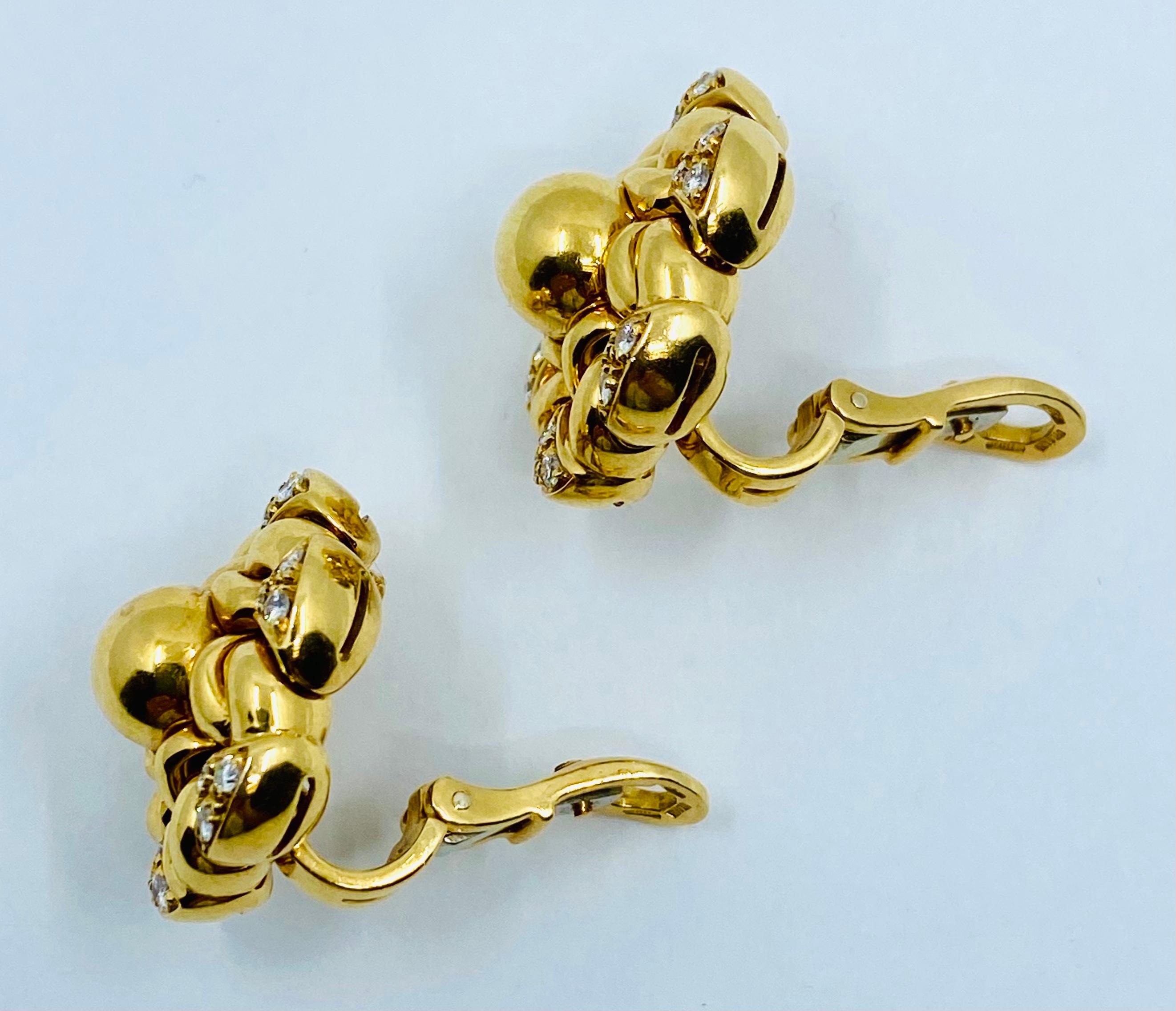 Bulgari Floral Earrings  In Excellent Condition For Sale In Beverly Hills, CA