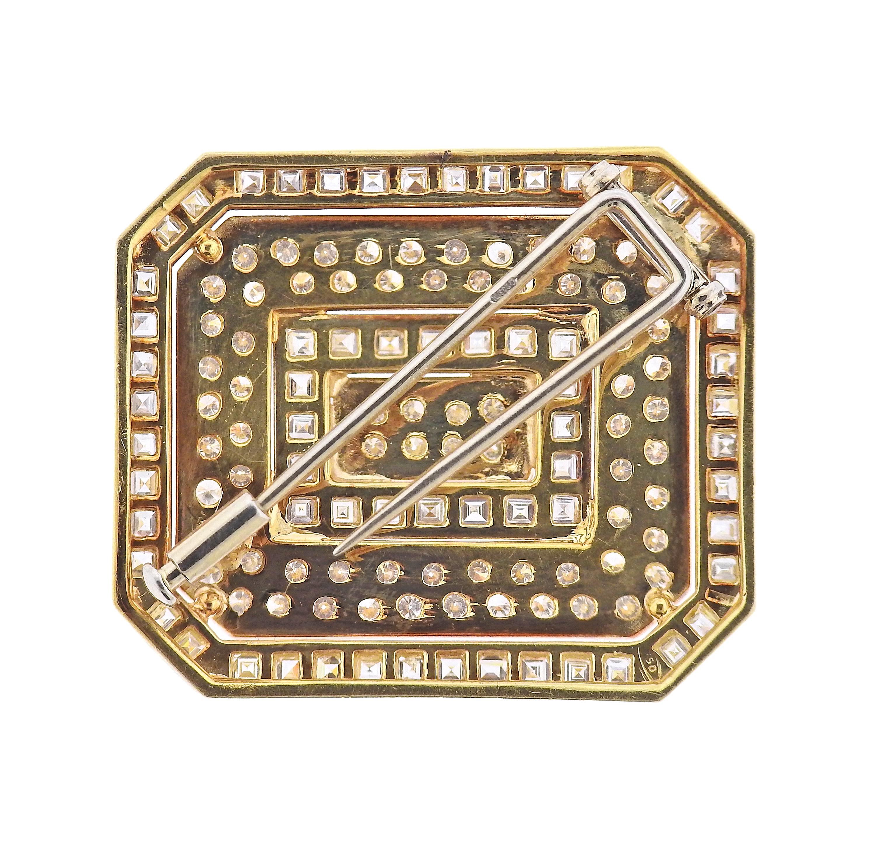 18k gold brooch by Bvlgari, with approx. 2.50ctw in diamonds. Brooch measures 34mm x 29mm. Marked: Bvlgari, 750, Italian mark. Weight - 17 grams. 