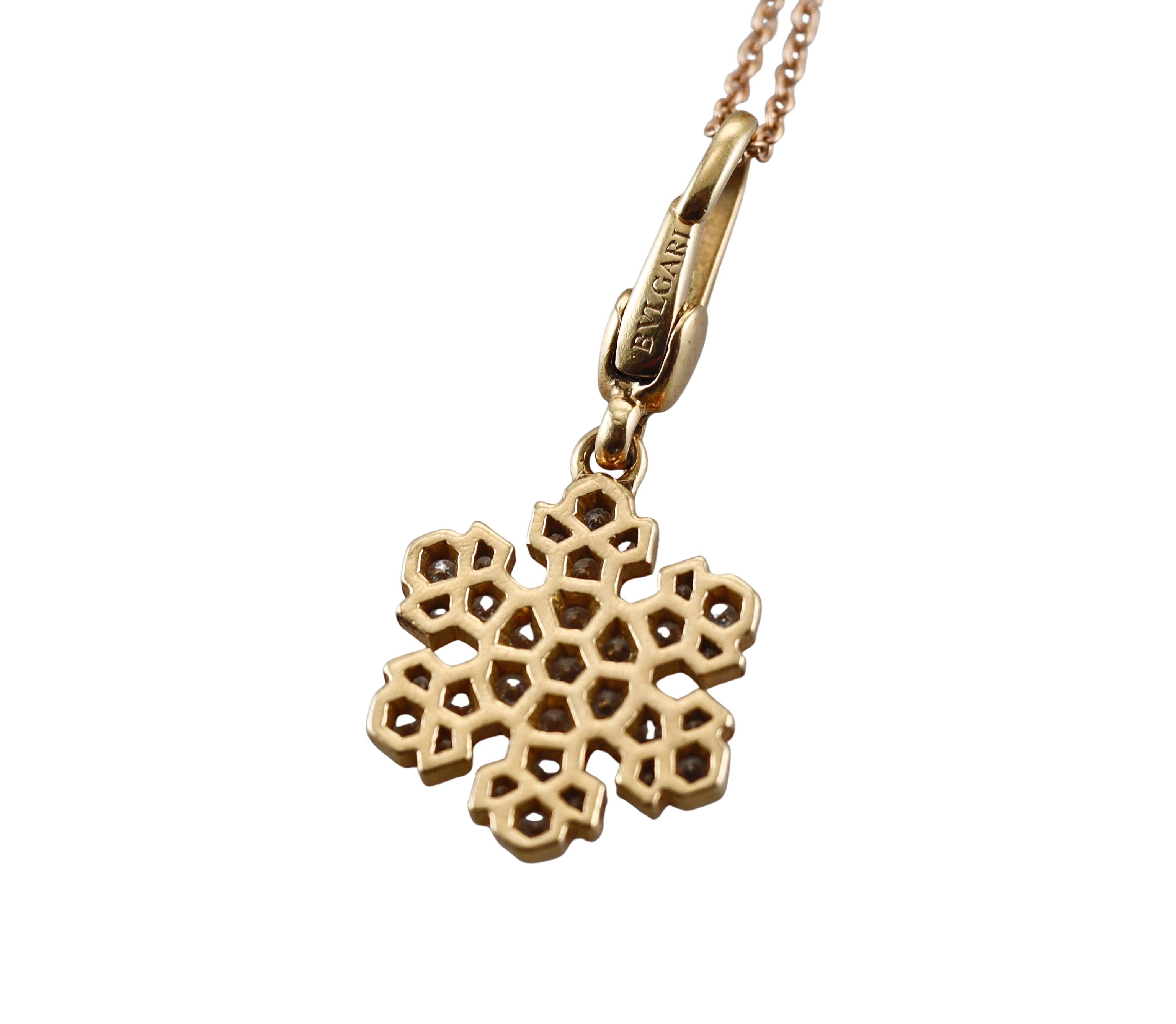 Bulgari Gold-Diamant-Schneeflocken-Charm-Anhänger an Tiffany & Co Kette Halskette im Angebot 1