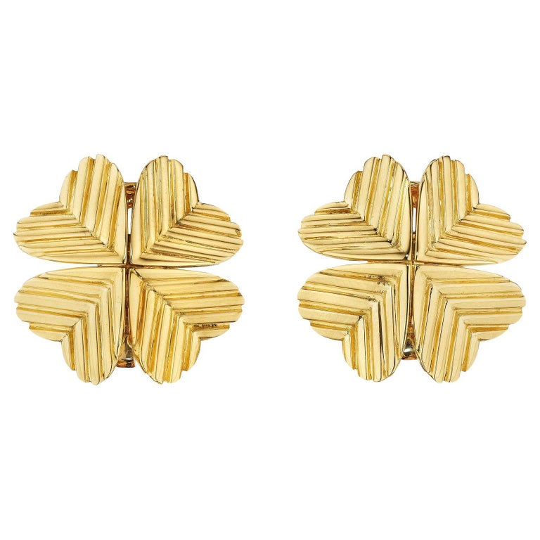 CHANEL Vintage Cufflinks Clover Pearl Gold Metal Circa 1994 W/Box - Chelsea  Vintage Couture
