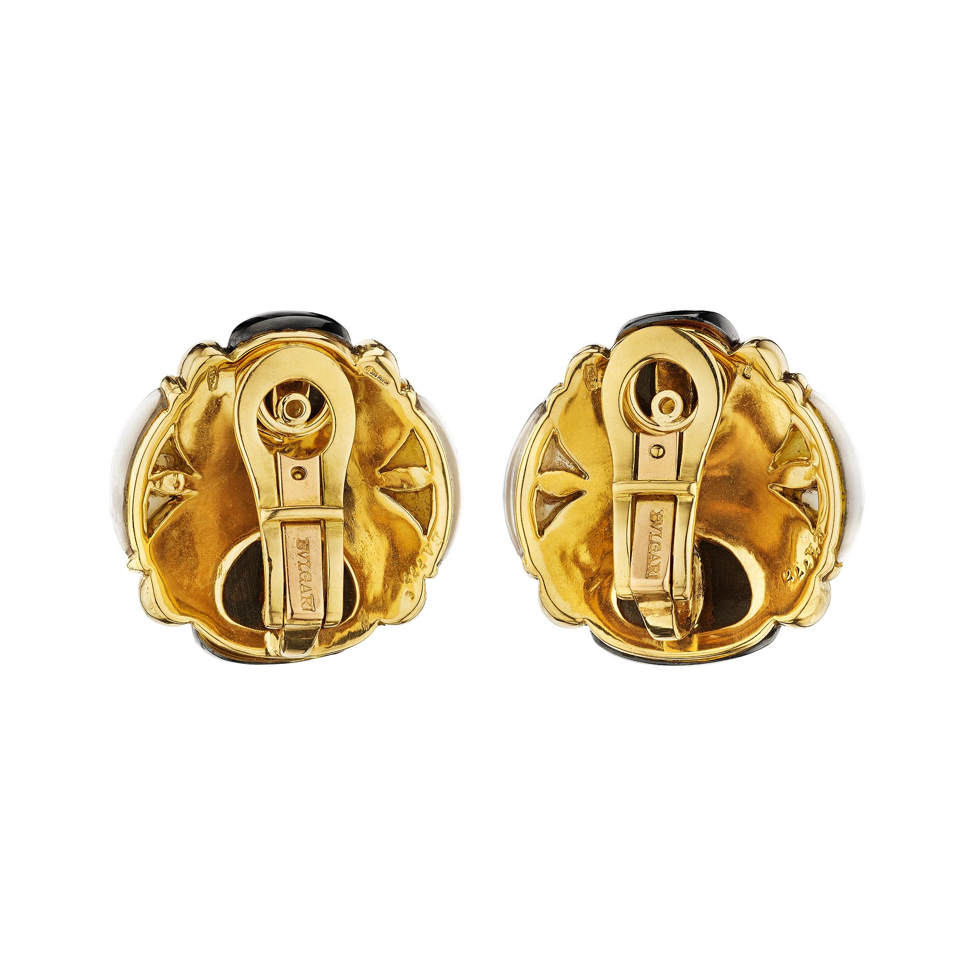 Pendientes de clip Bulgari de oro con hematites y madreperla Modernista en venta