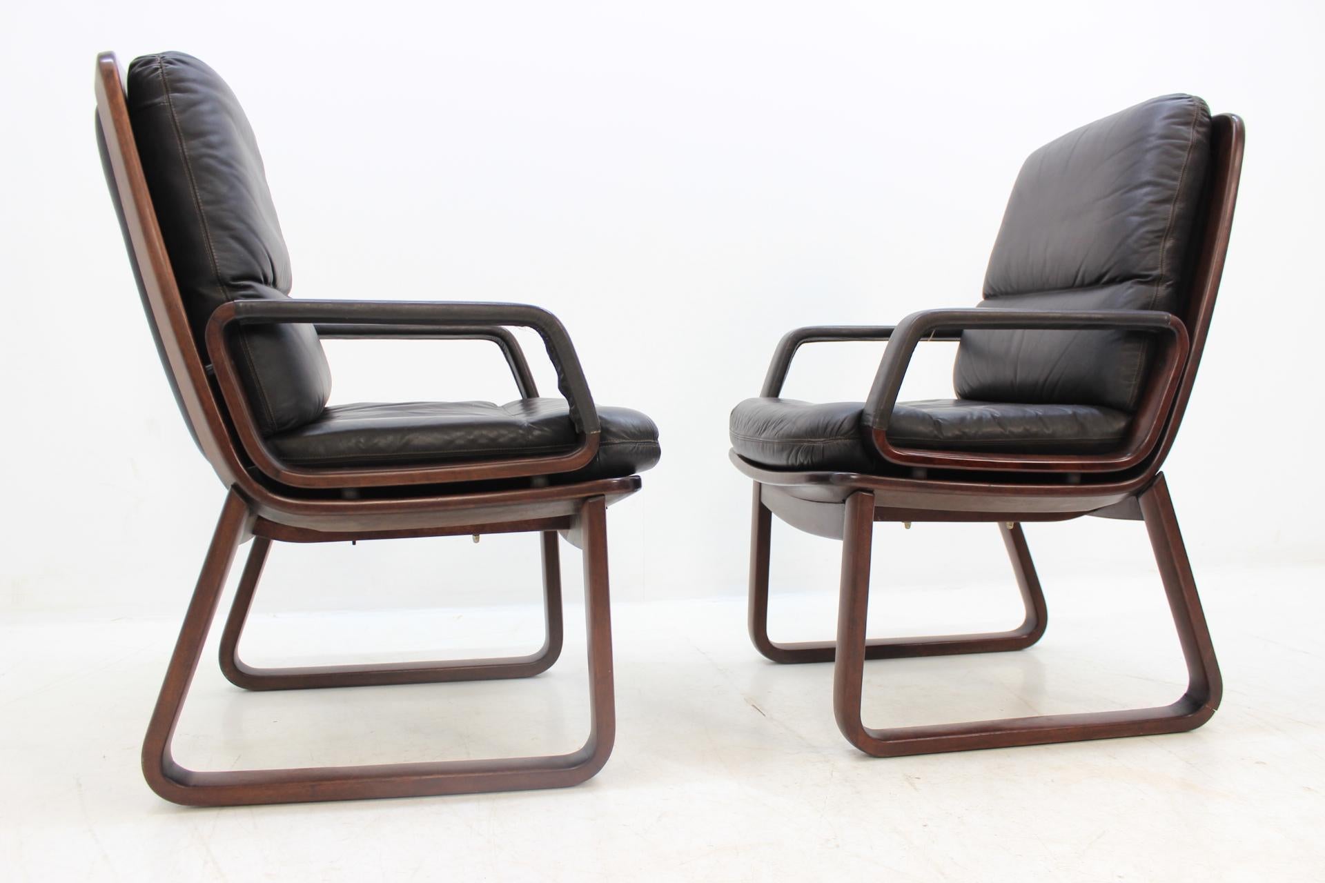 Set di quattro poltrone in pelle di Eugen Schmidt, anni '70 in vendita 4
