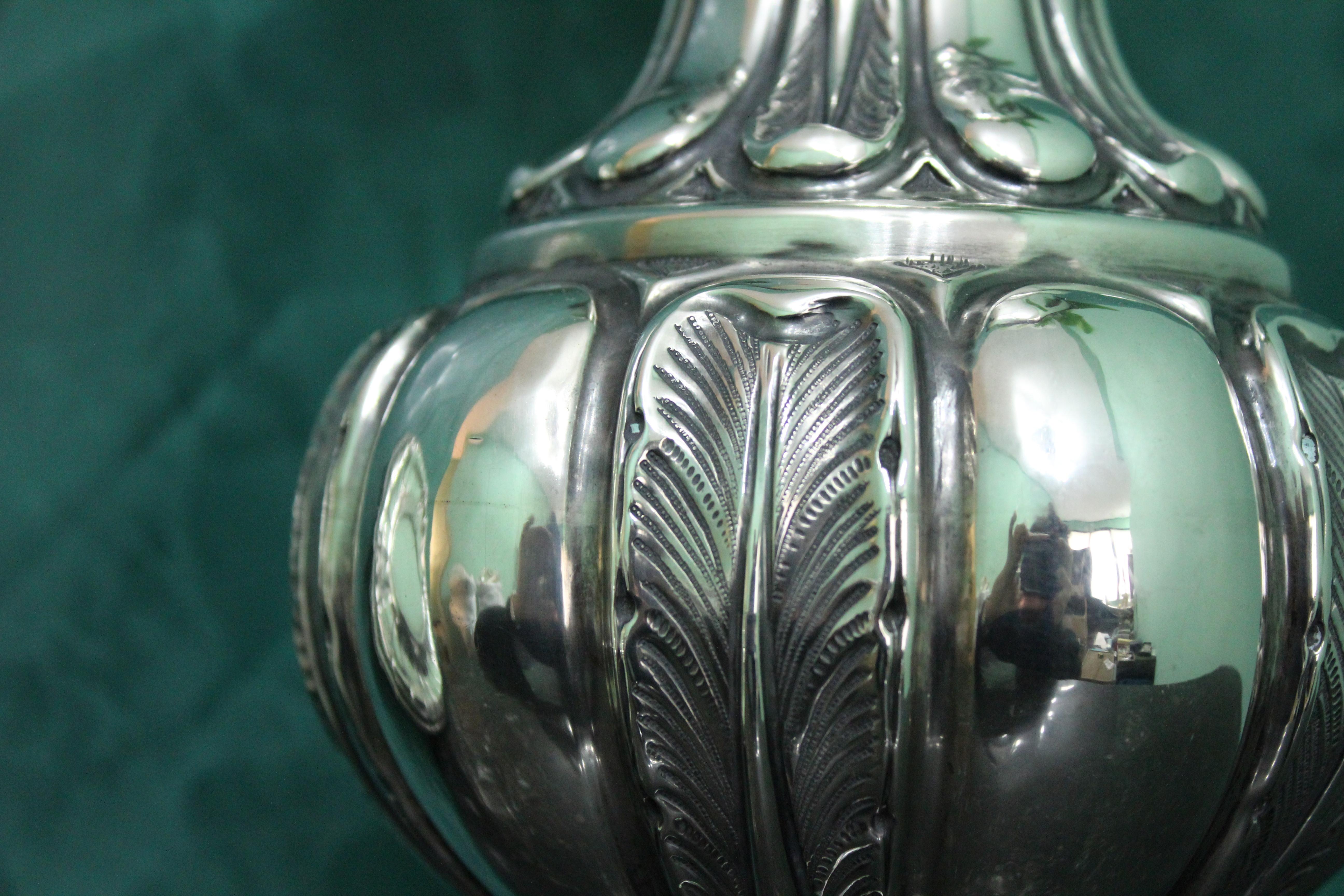 20th Century Baroque Engraved Italian Silver Flower Vase with Plate Milan, 1940s For Sale 7